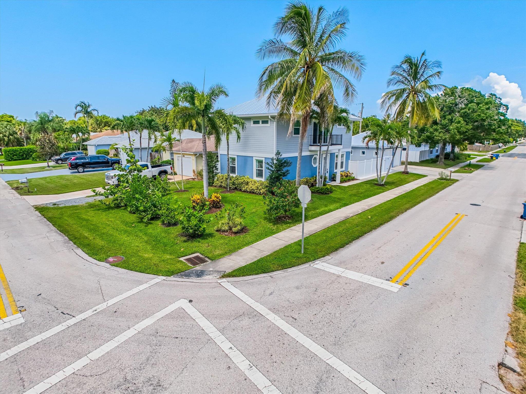 425 Hugh St Jupiter, FL 33458