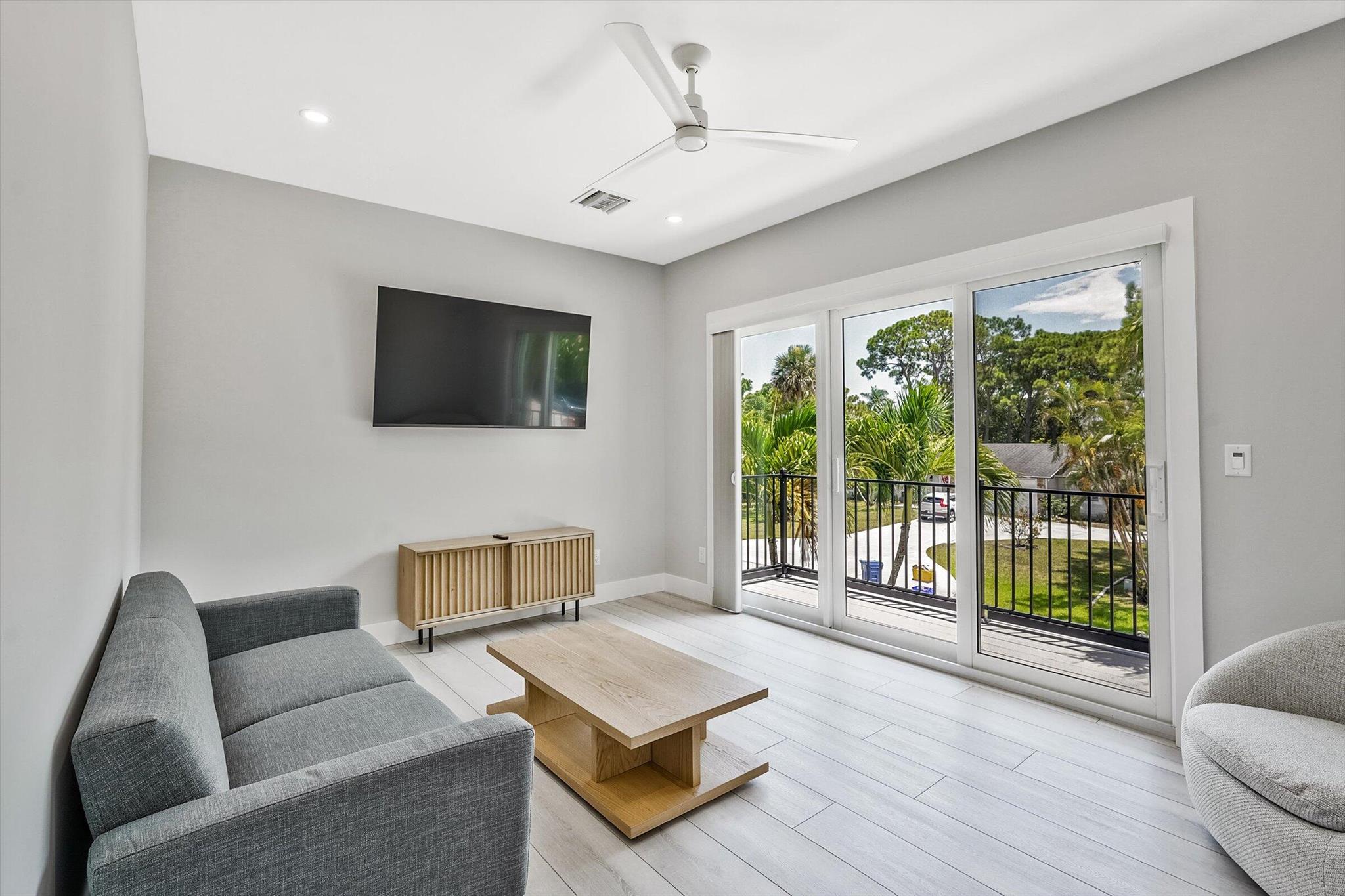 425 Hugh St Jupiter, FL 33458