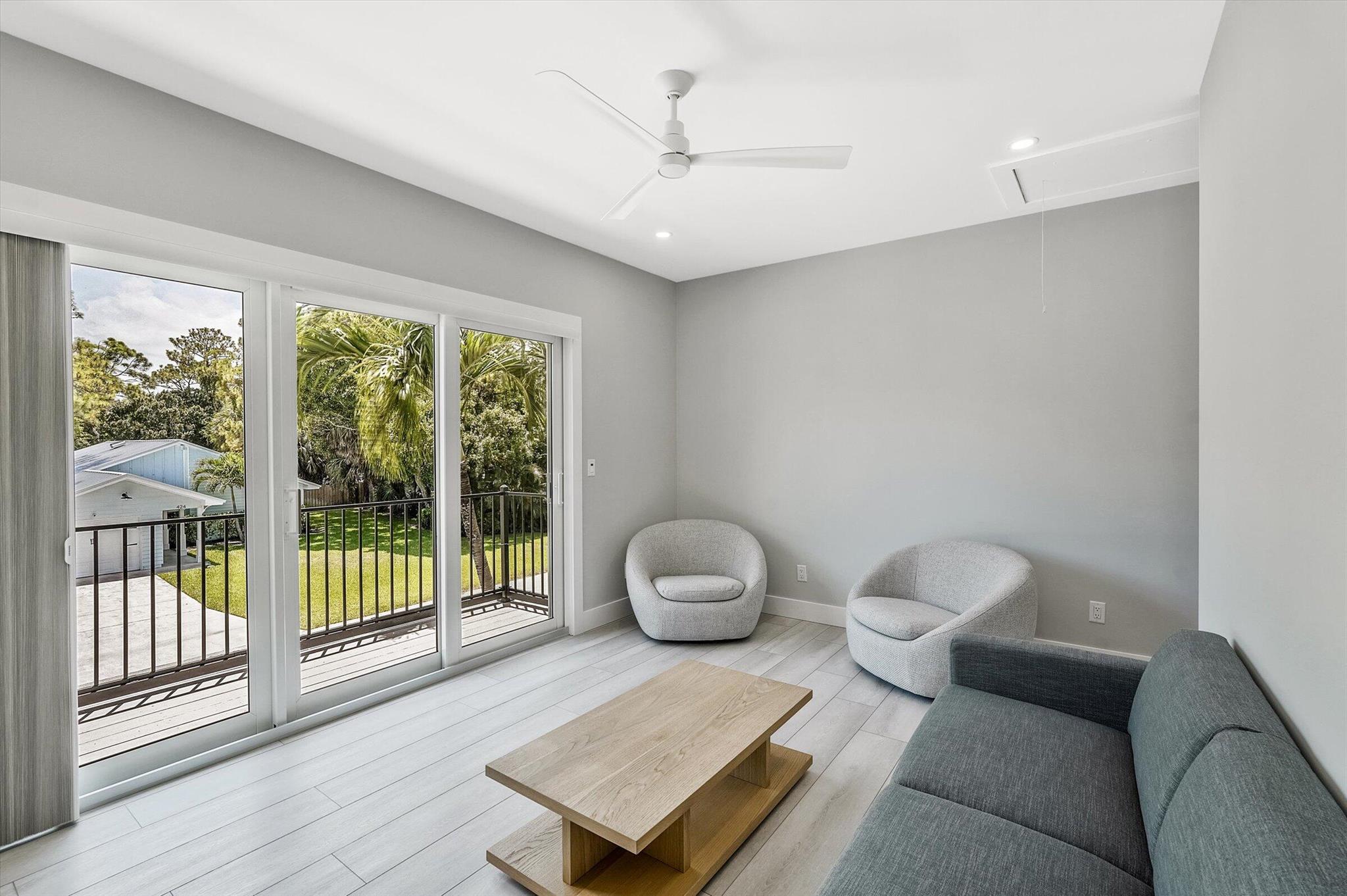 425 Hugh St Jupiter, FL 33458