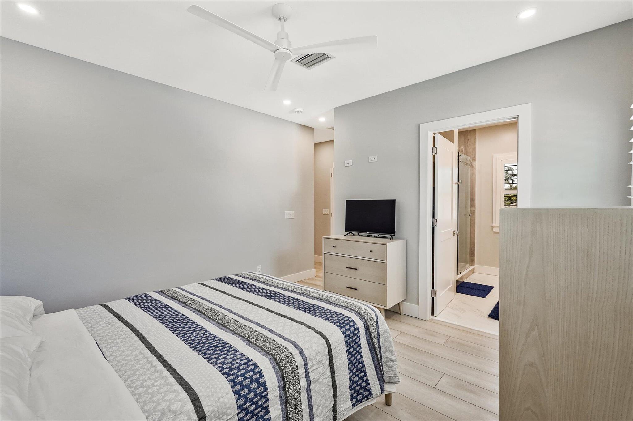 425 Hugh St Jupiter, FL 33458