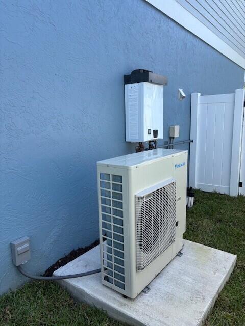 425 Hugh St Jupiter, FL 33458