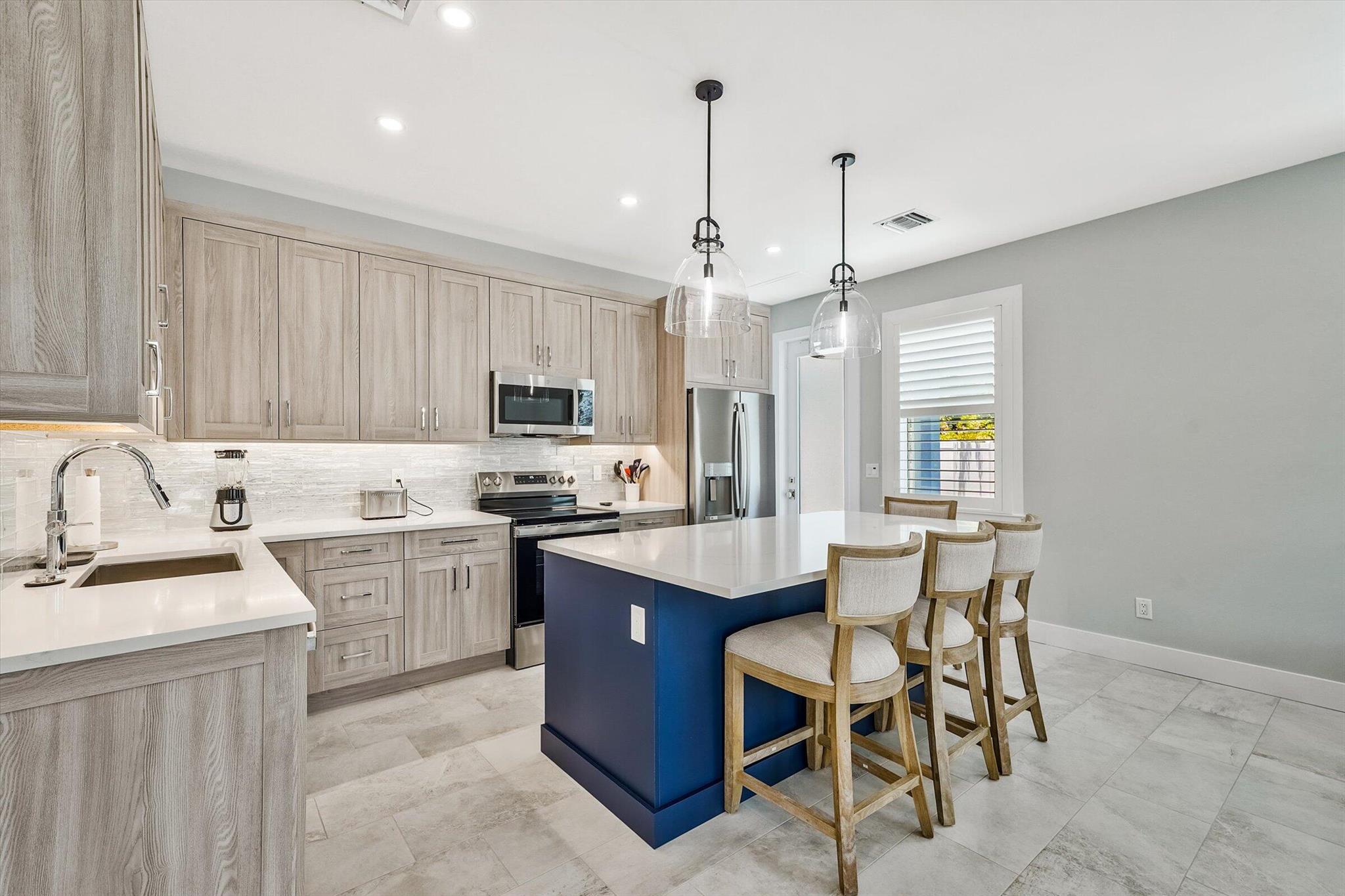 425 Hugh St Jupiter, FL 33458