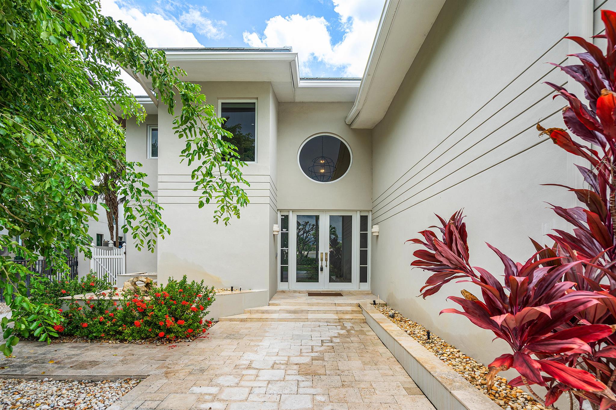 1906 Bay Dr Pompano Beach, FL 33062