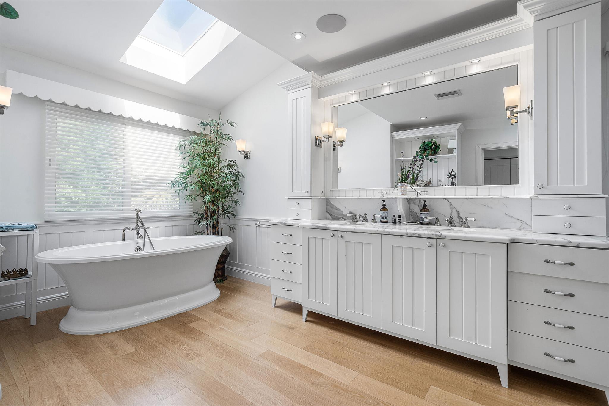 1906 Bay Dr Pompano Beach, FL 33062