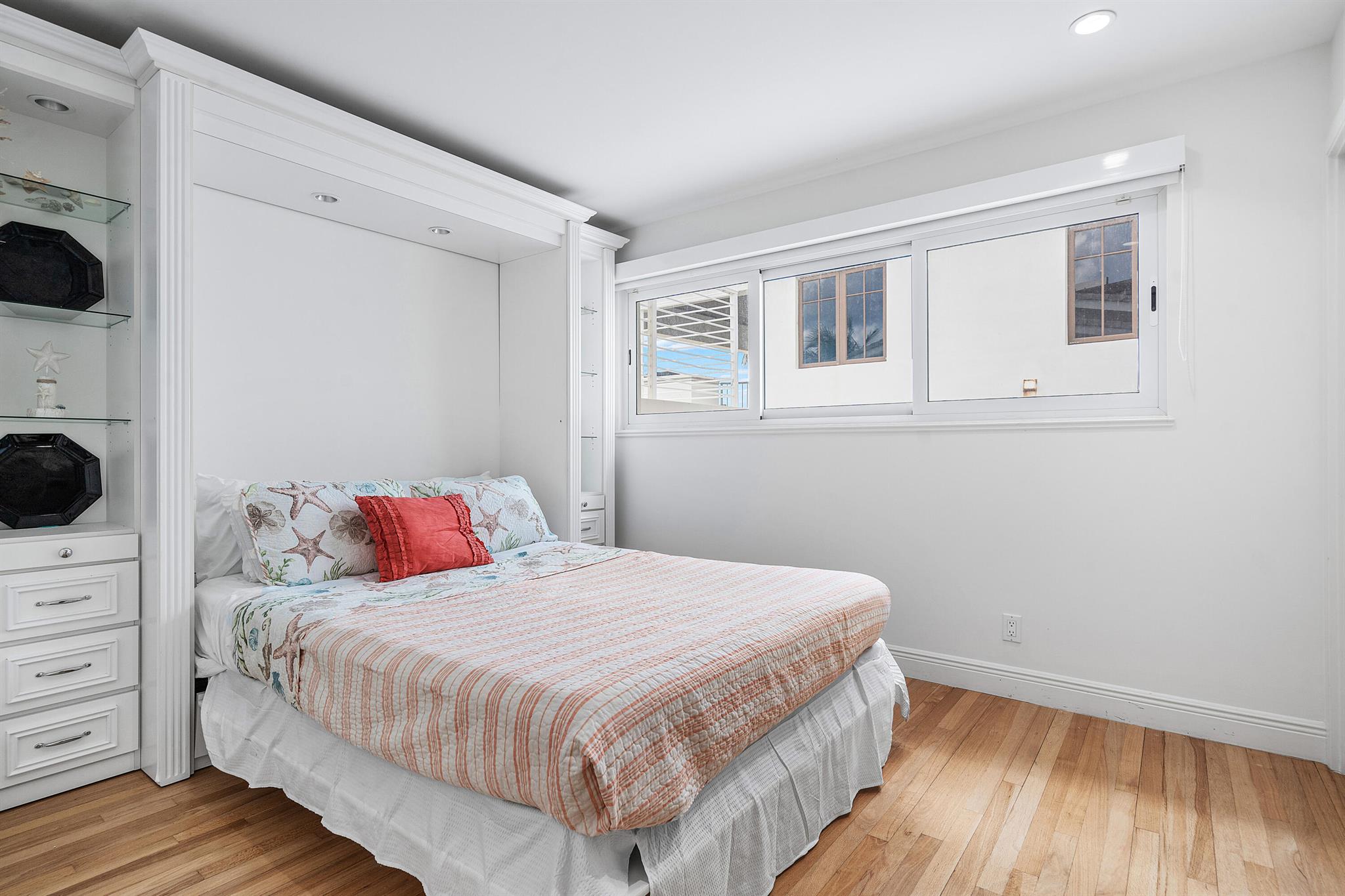 1906 Bay Dr Pompano Beach, FL 33062