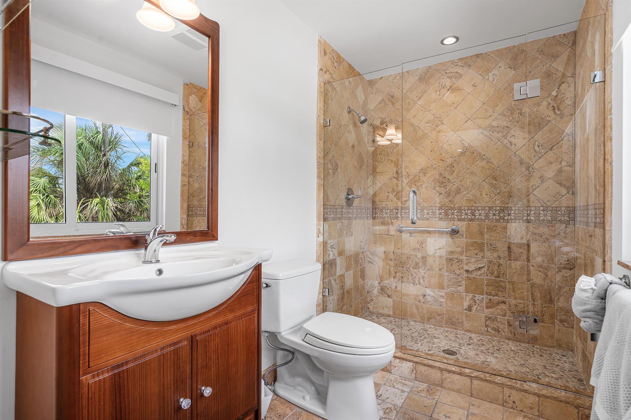 1906 Bay Dr Pompano Beach, FL 33062