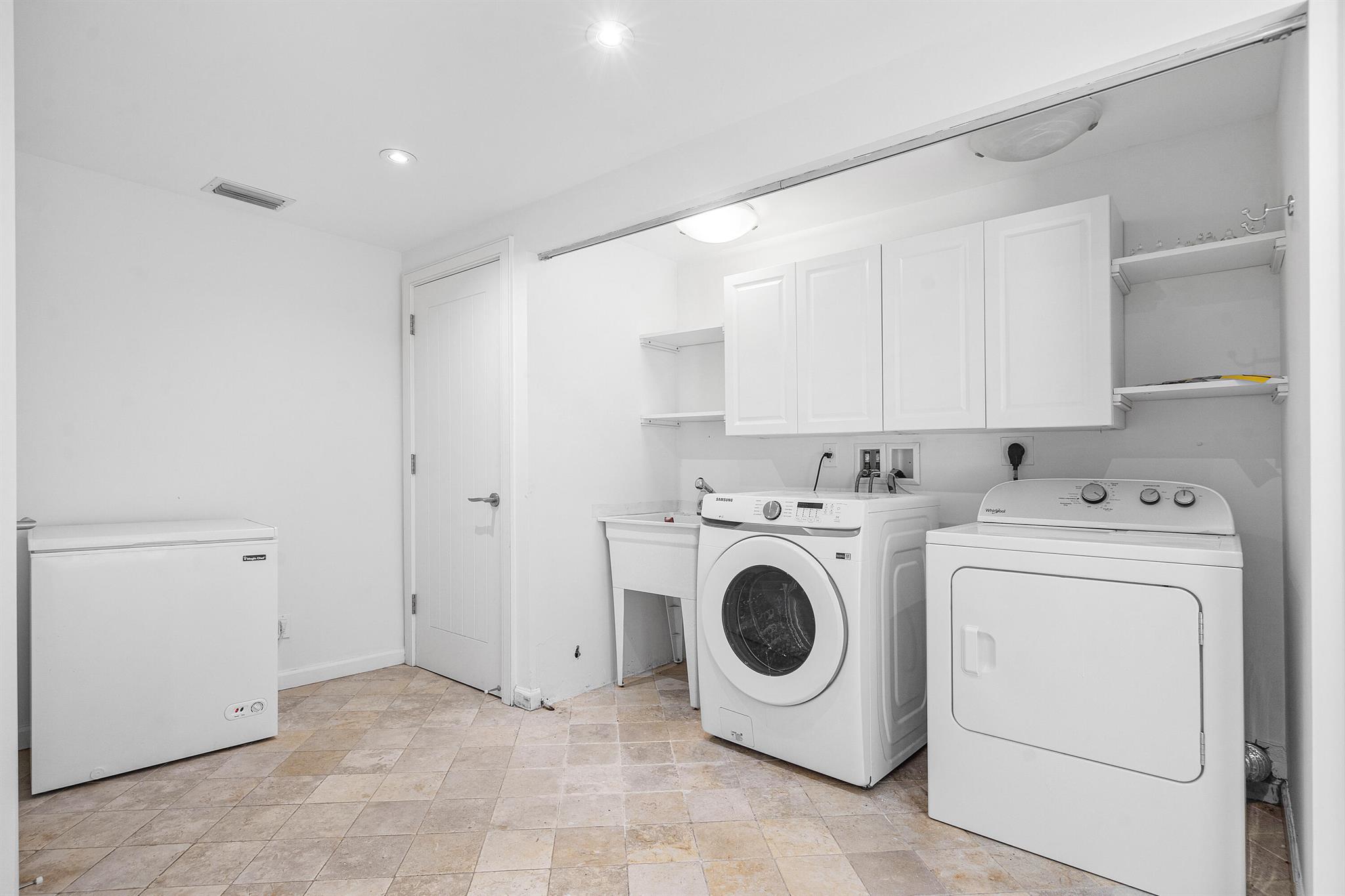 1906 Bay Dr Pompano Beach, FL 33062