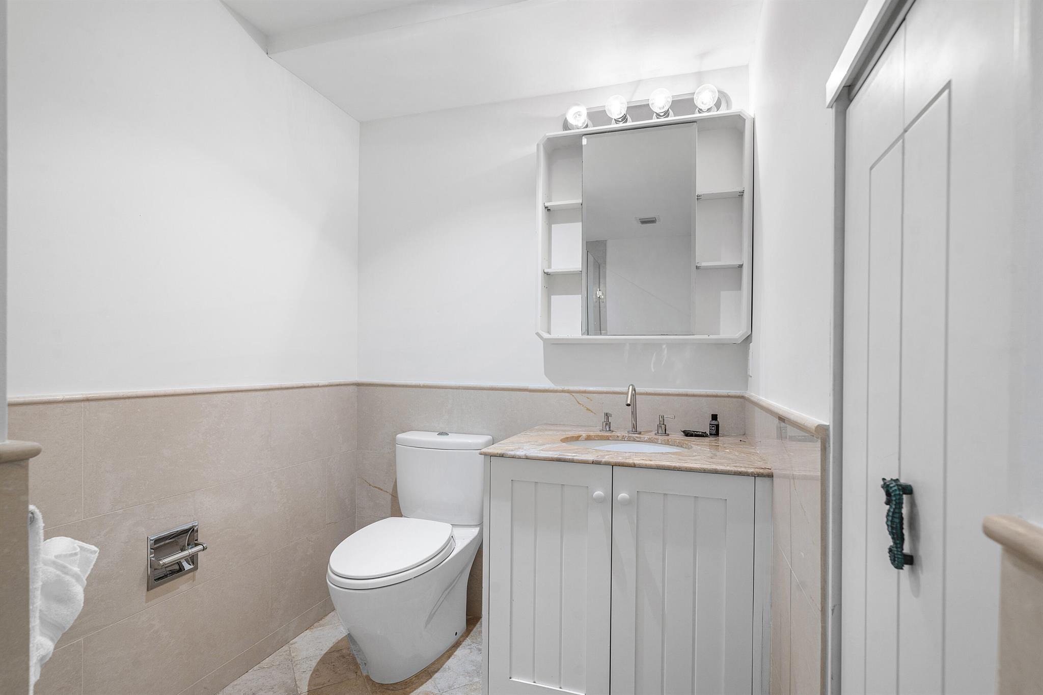 1906 Bay Dr Pompano Beach, FL 33062