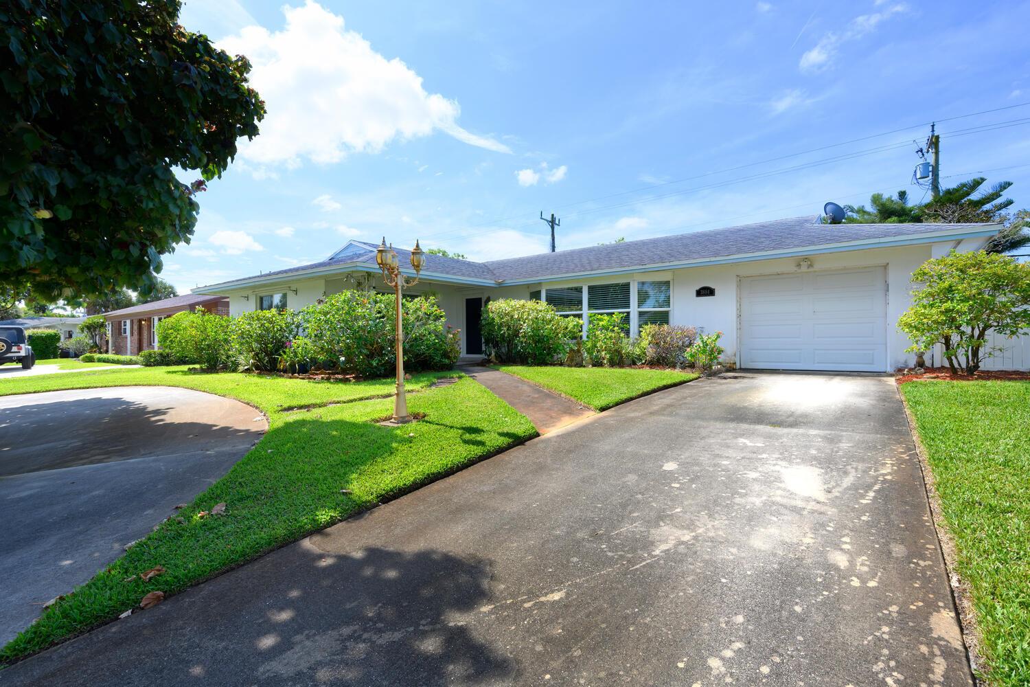 3884 Lighthouse Dr