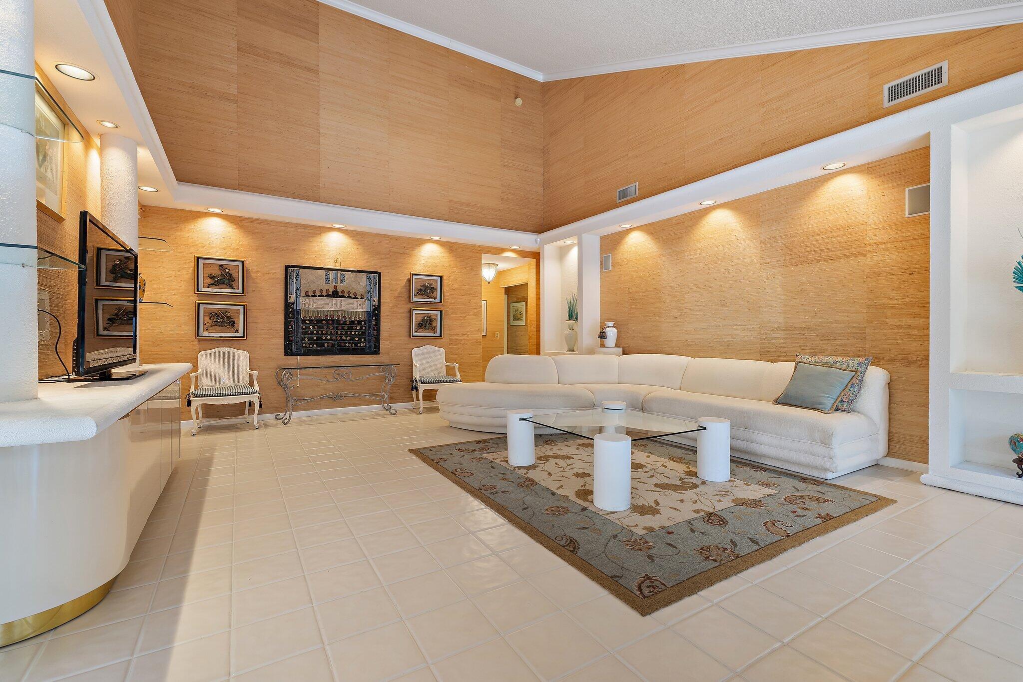 104 Sand Pine Dr Jupiter, FL 33477