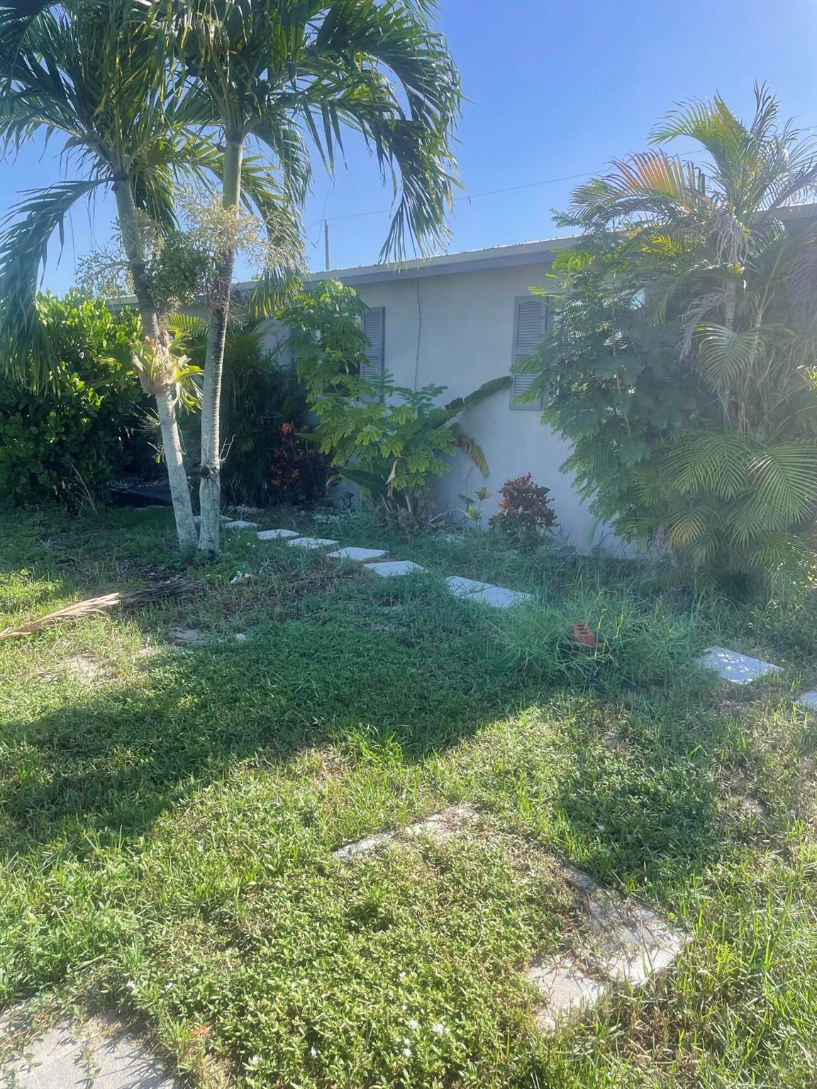 9278 Bloomfield Dr