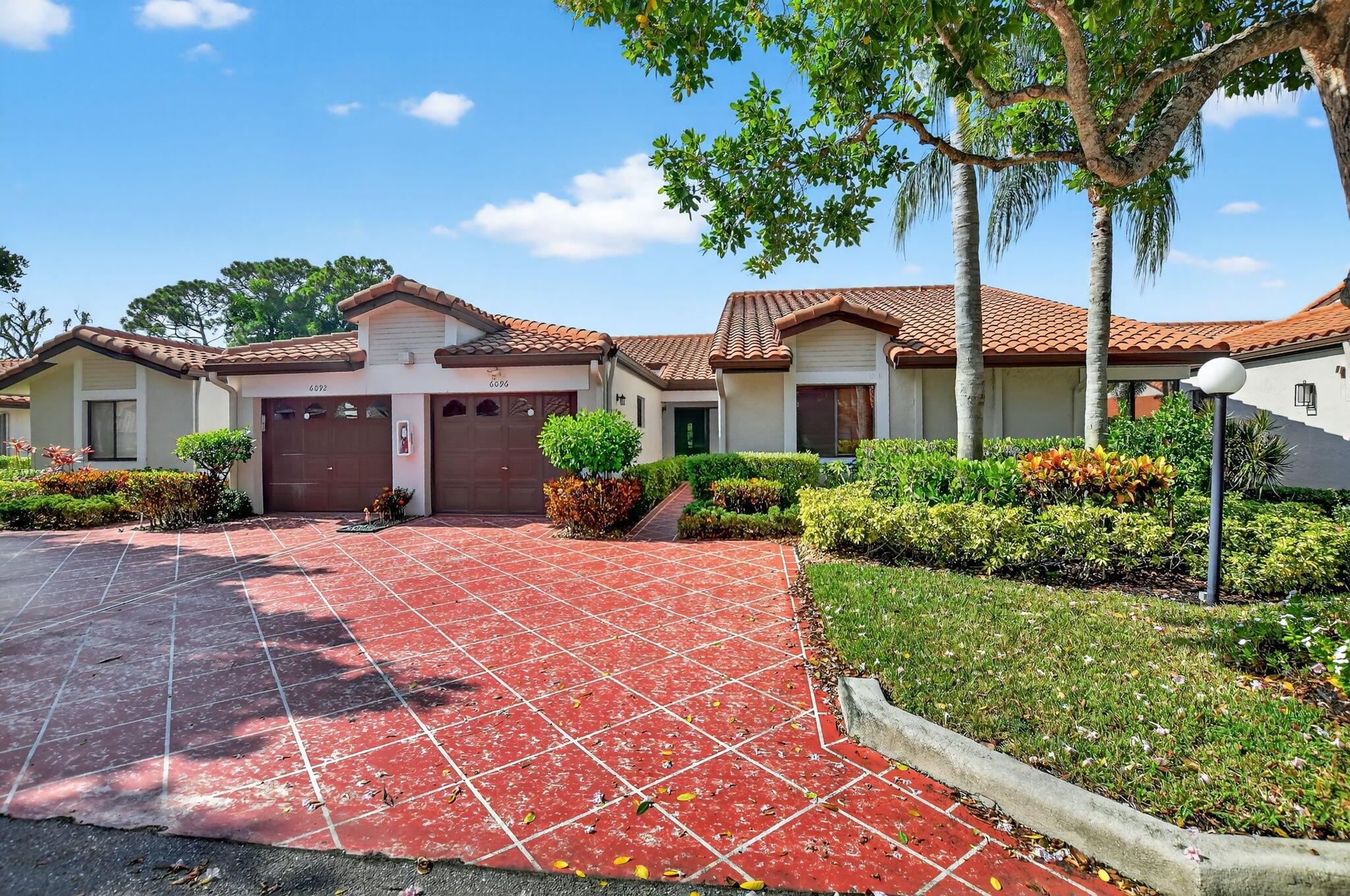 6096 Kings Gate Cir