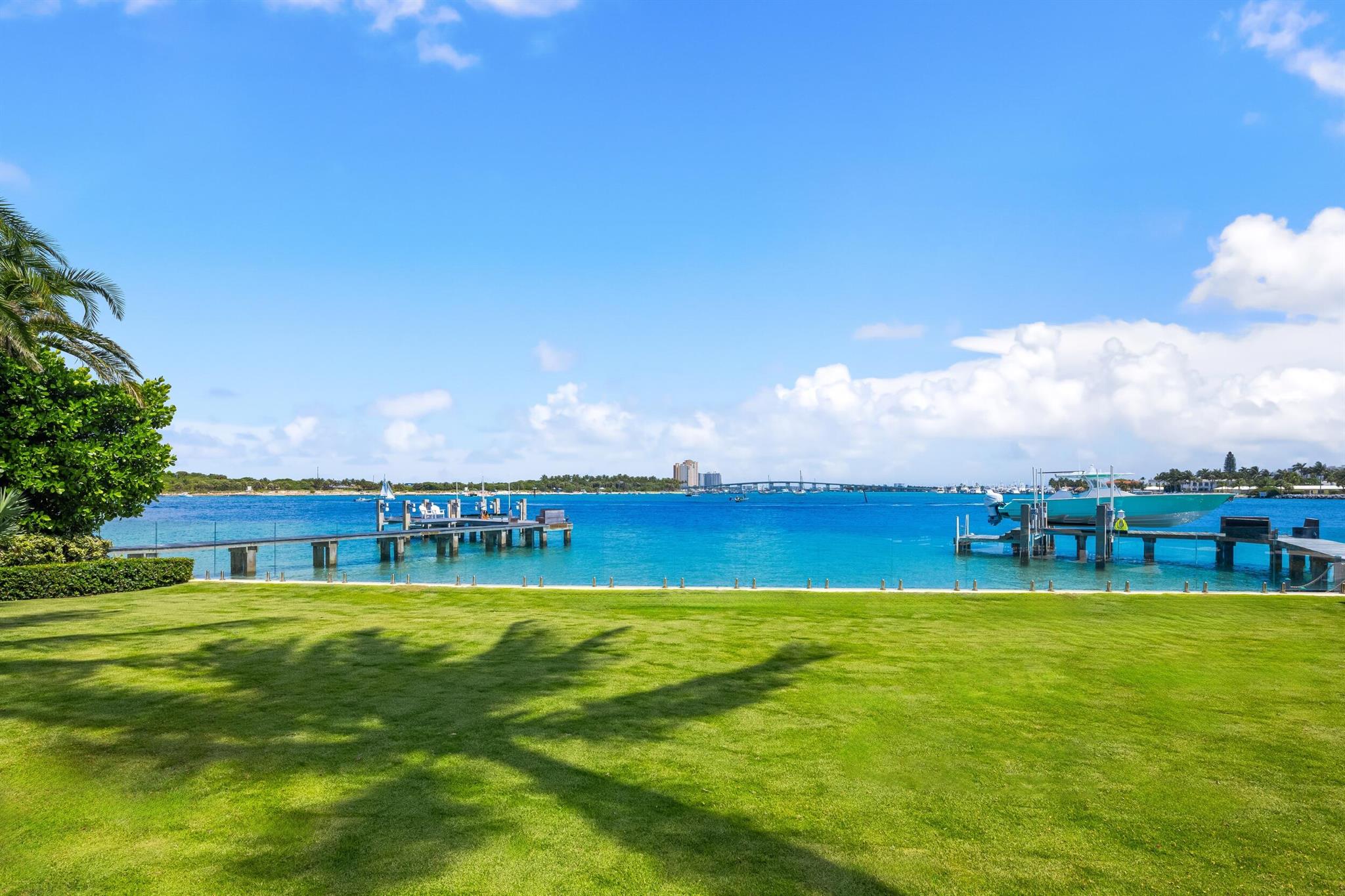 1610 N Ocean Blvd Palm Beach, FL 33480 1610 N Ocean Blvd Palm Beach, FL 33480