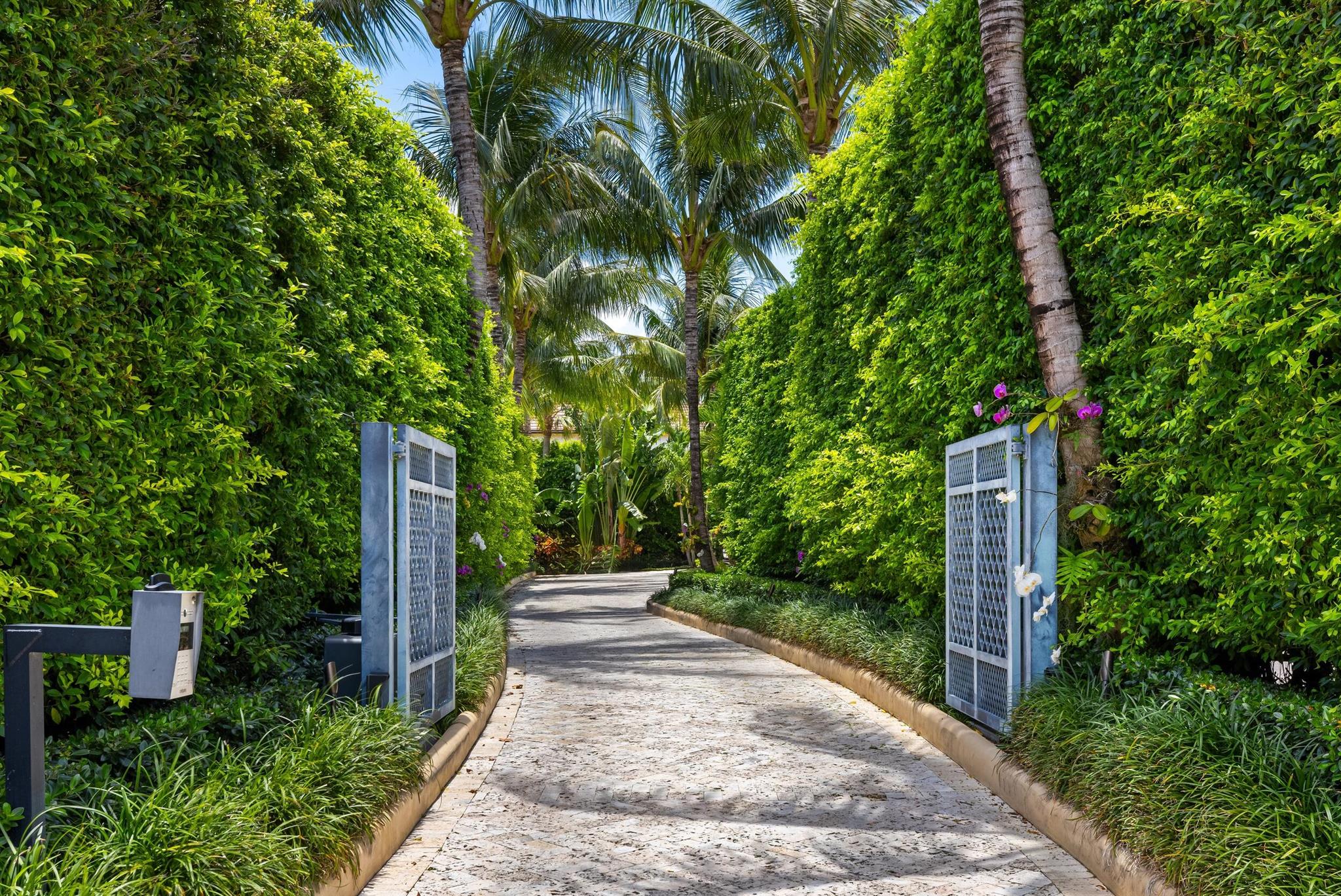 1610 N Ocean Blvd Palm Beach, FL 33480 1610 N Ocean Blvd Palm Beach, FL 33480
