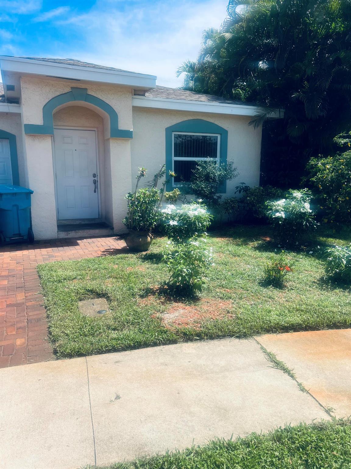 2122 E E Rdg Cir E Cir