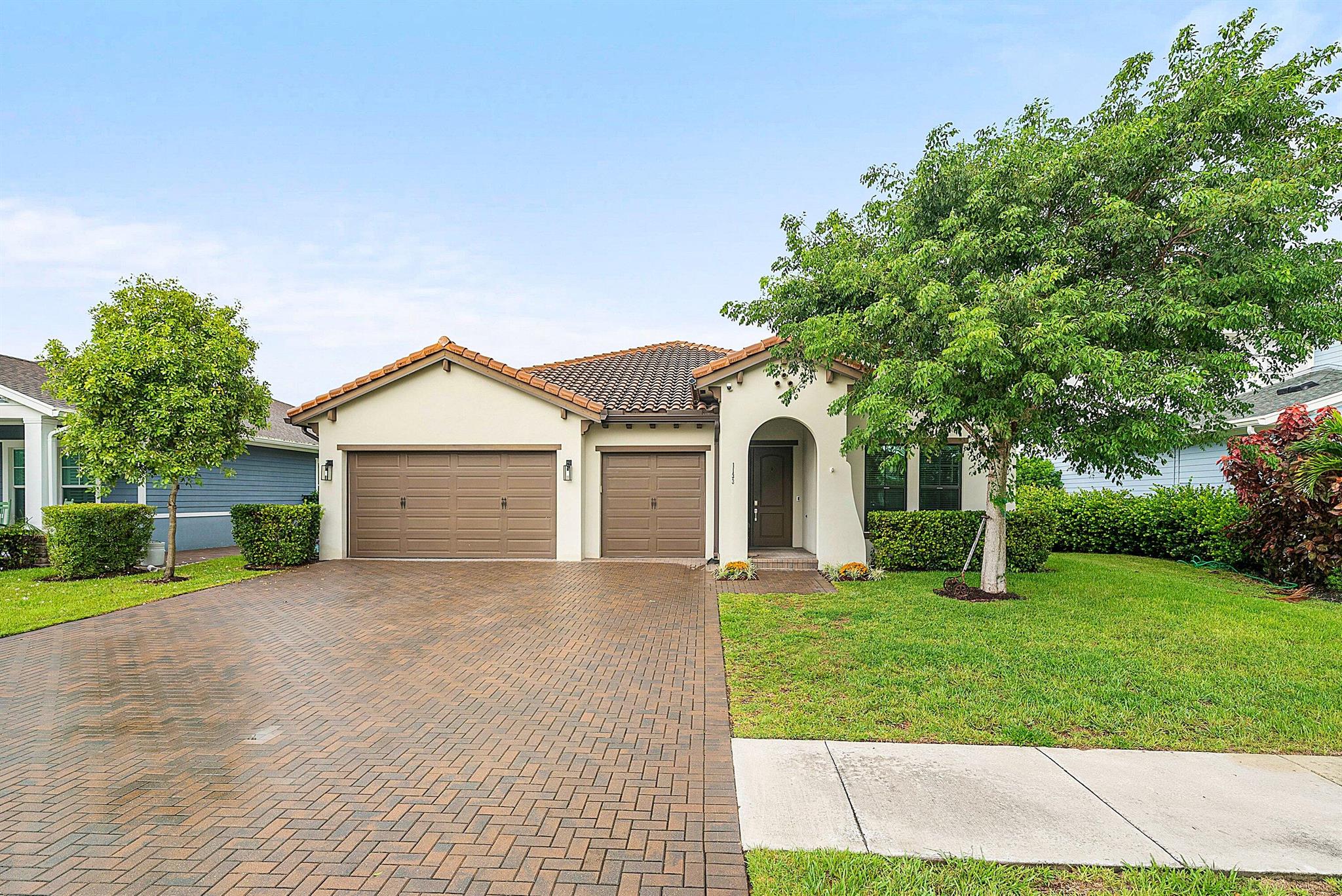 1133 Deer Hvn Dr