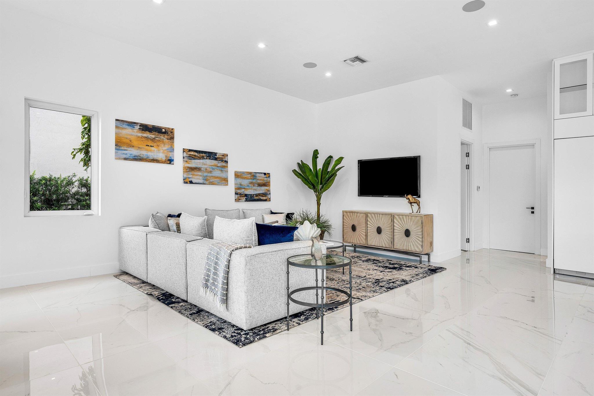 2641 NE 48th St Lighthouse Point, FL 33064