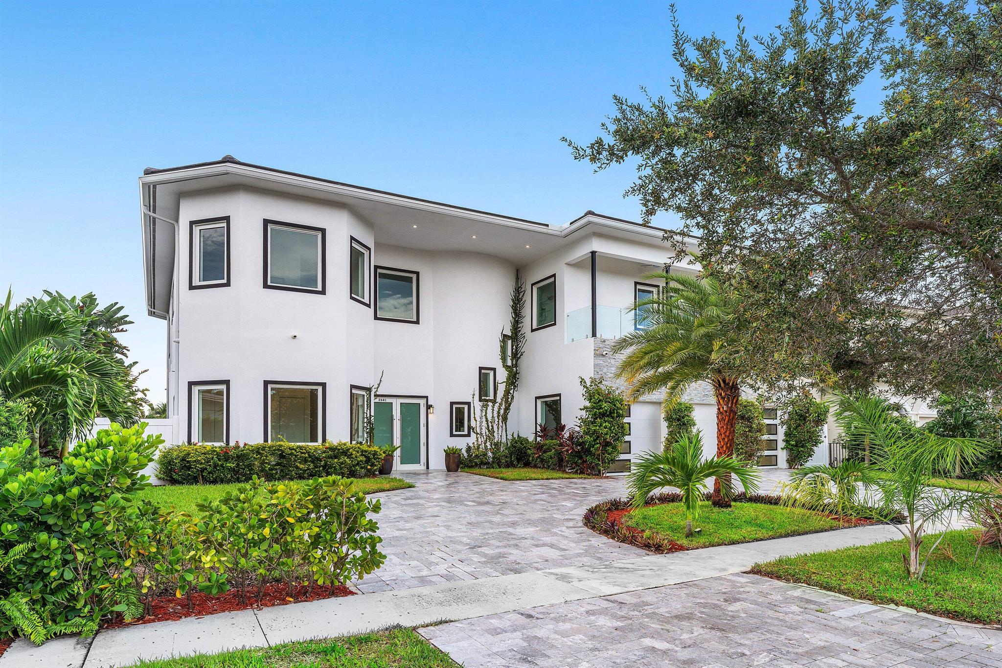 2641 NE 48th St Lighthouse Point, FL 33064