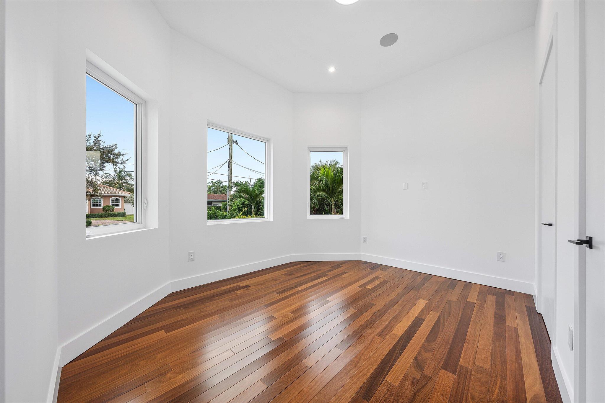 2641 NE 48th St Lighthouse Point, FL 33064