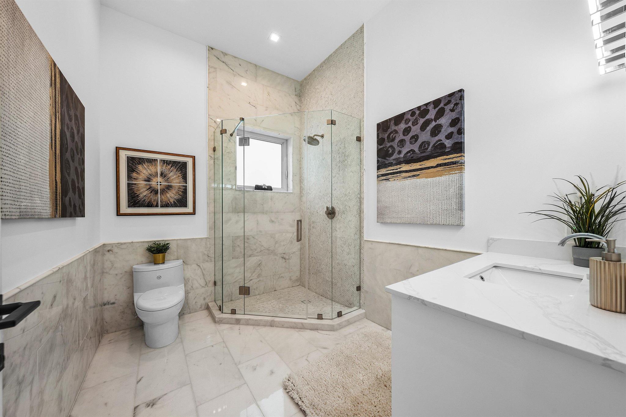 2641 NE 48th St Lighthouse Point, FL 33064