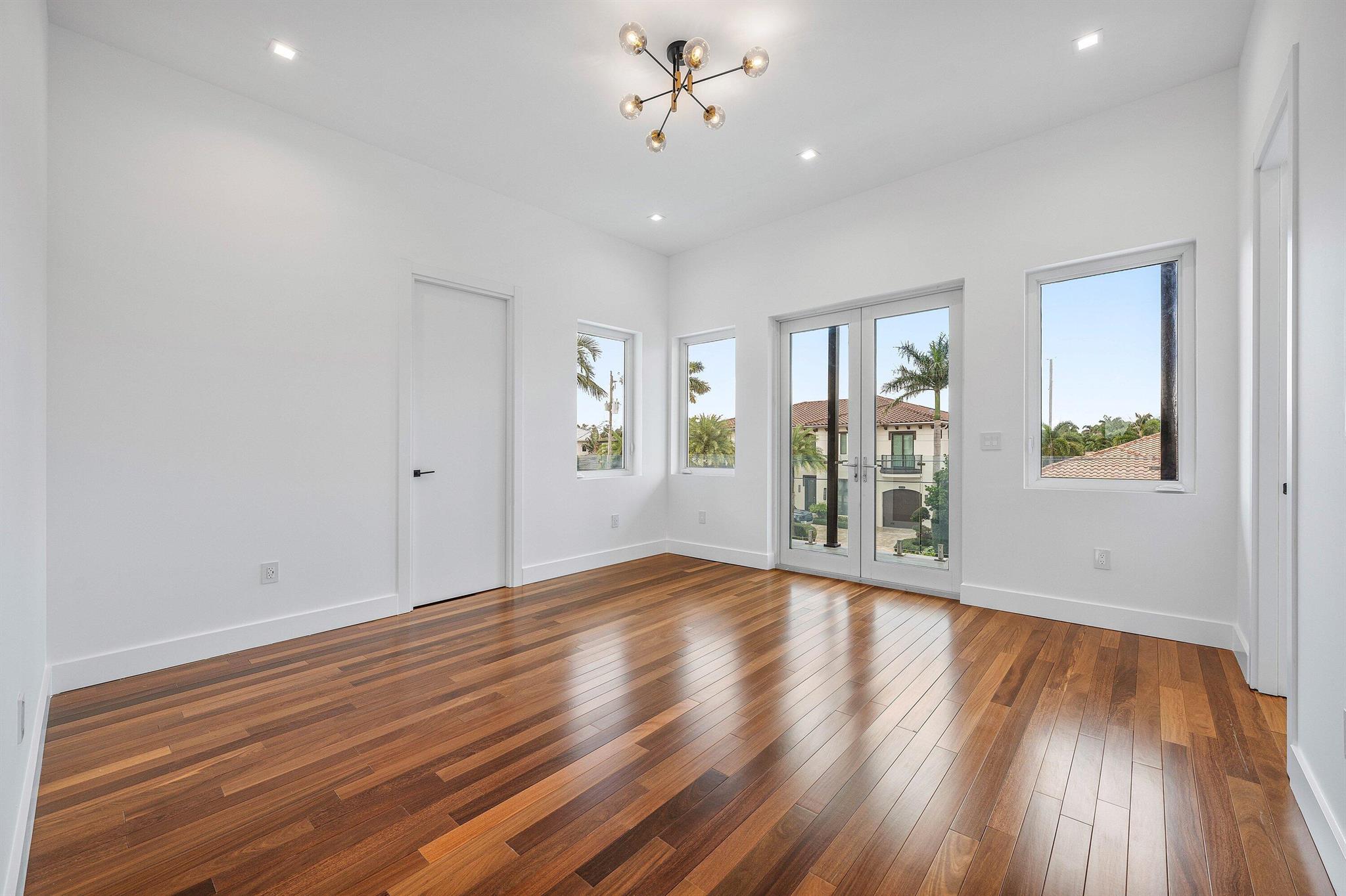 2641 NE 48th St Lighthouse Point, FL 33064