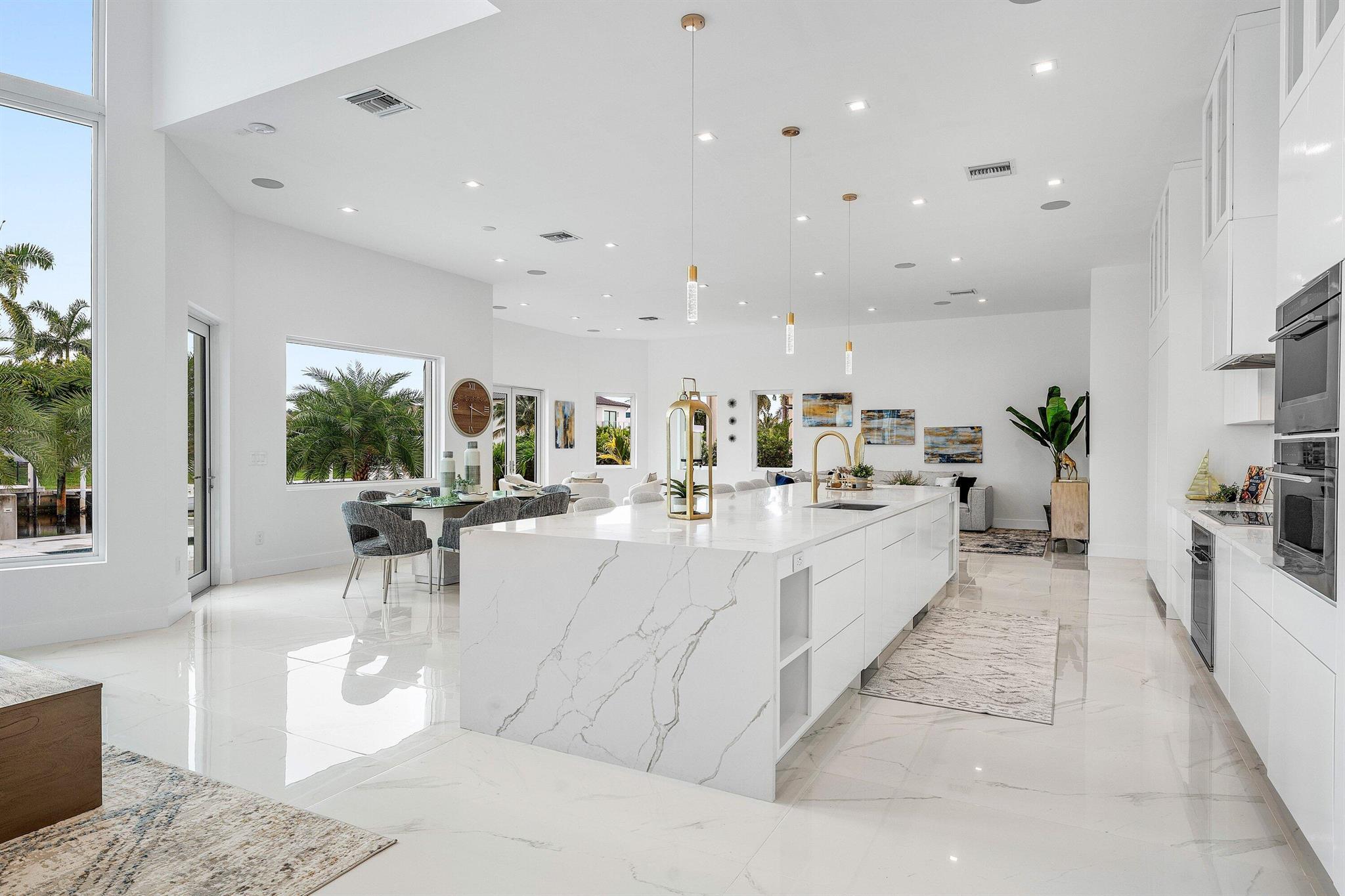 2641 NE 48th St Lighthouse Point, FL 33064