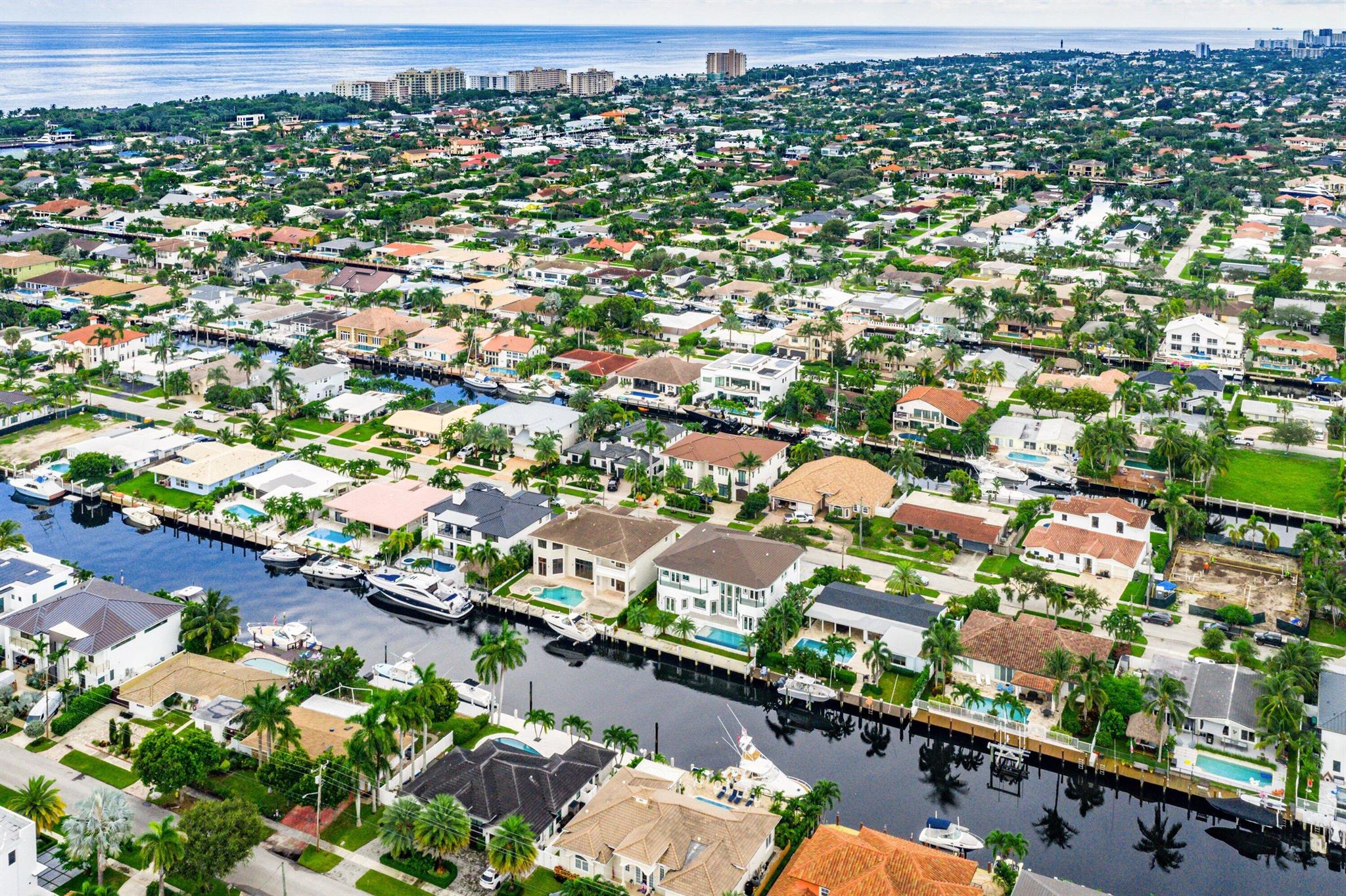 2641 NE 48th St Lighthouse Point, FL 33064