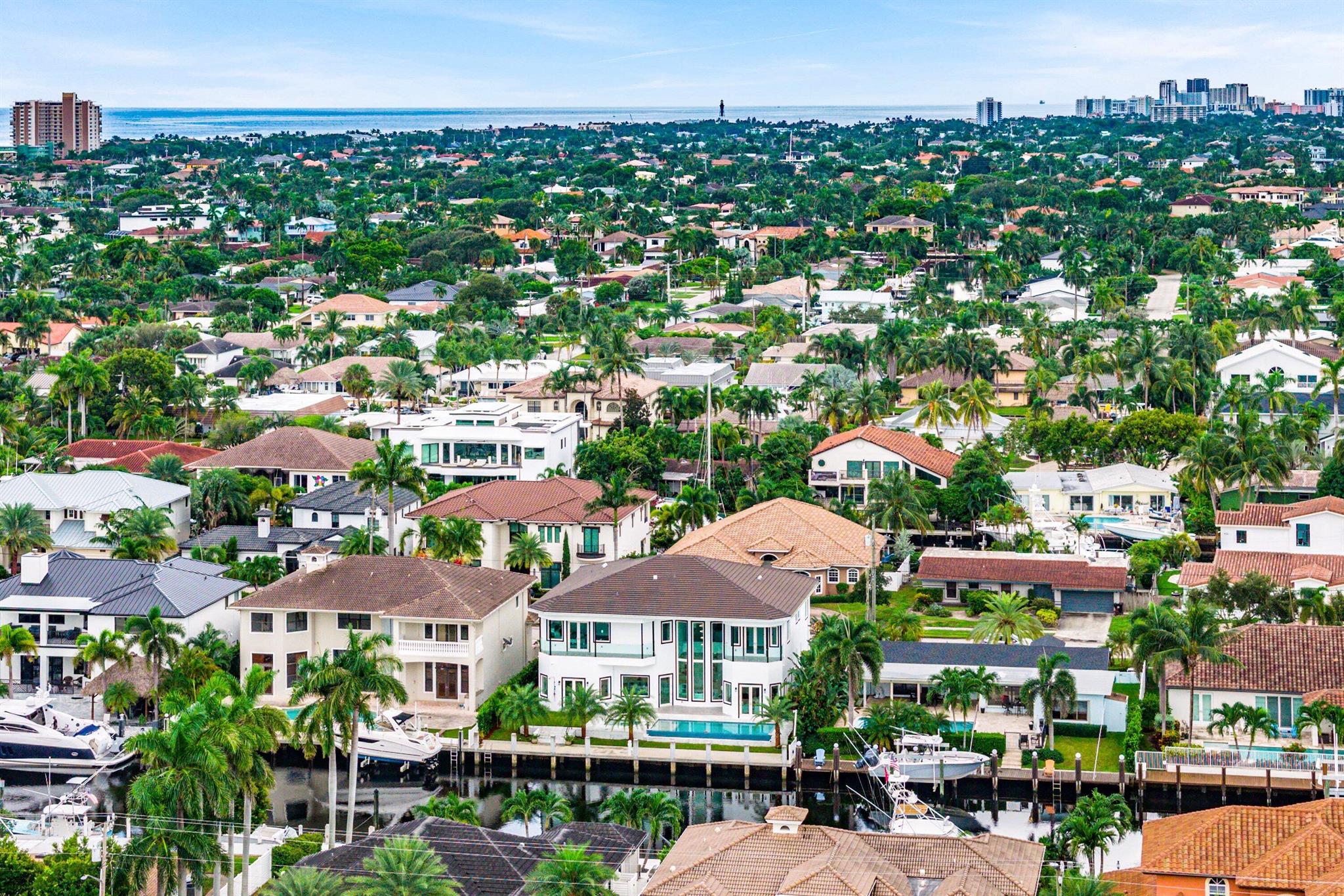 2641 NE 48th St Lighthouse Point, FL 33064