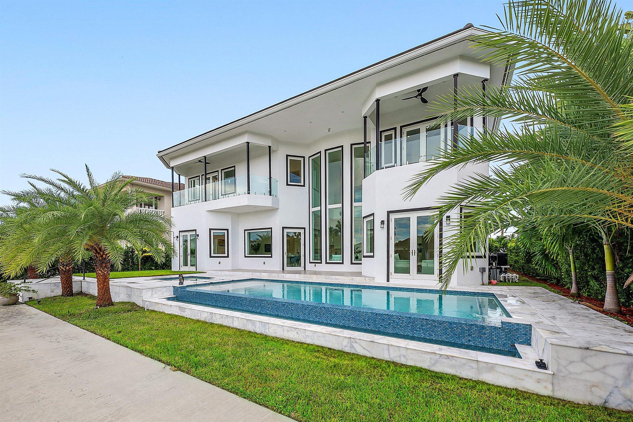 2641 NE 48th St Lighthouse Point, FL 33064