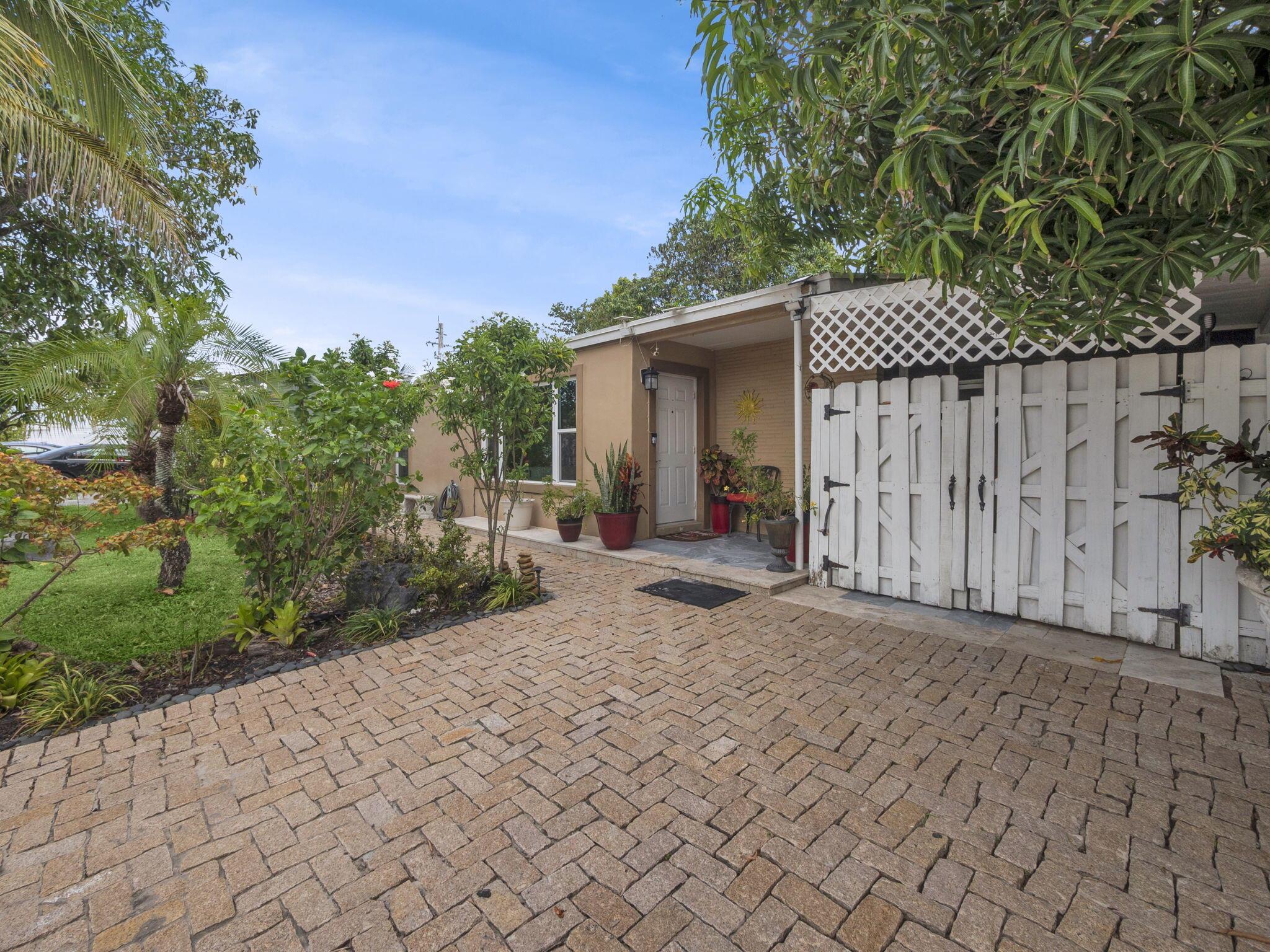 294 NE 45th Ct