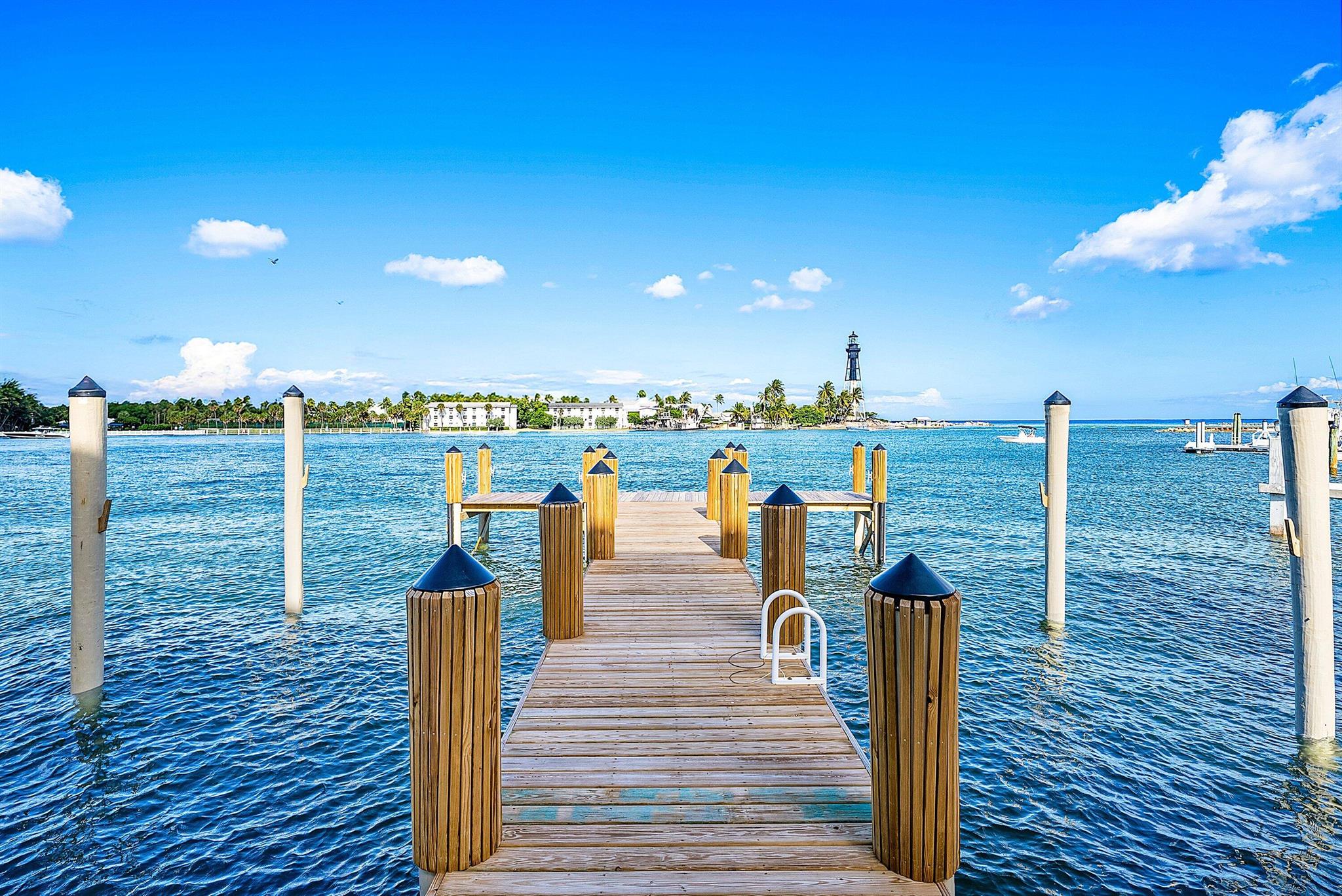 2500 Bay Dr #4a Pompano Beach, FL 33062