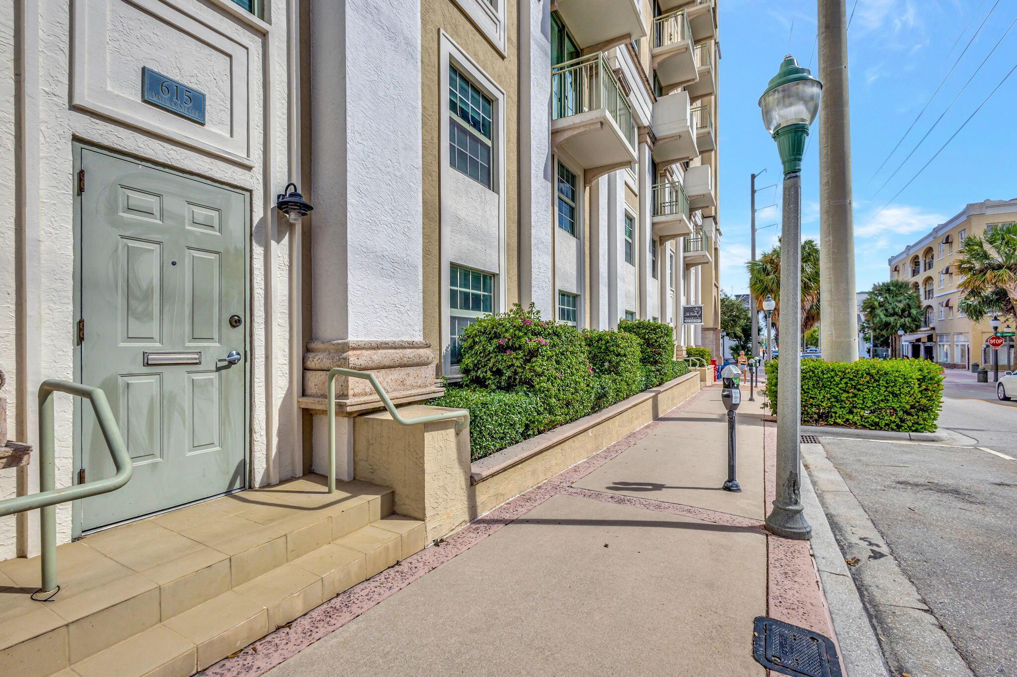 610 Clematis St #130