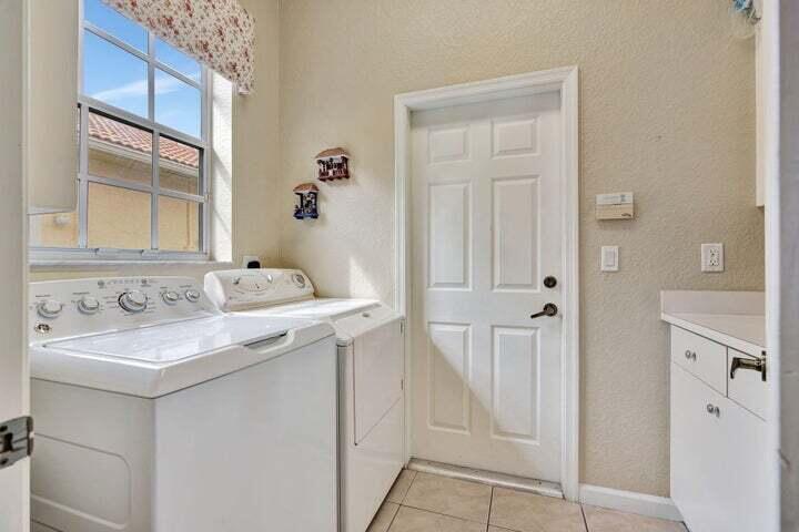 132 Via Castilla Jupiter, FL 33458