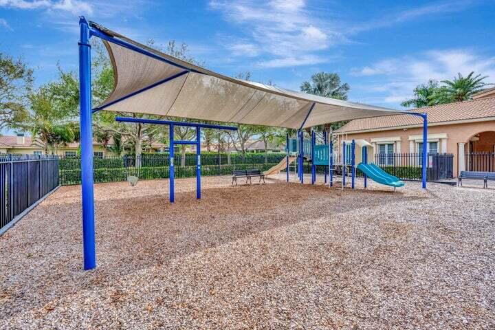 132 Via Castilla Jupiter, FL 33458