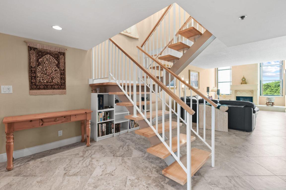 364 Golfview Rd #506 North Palm Beach, FL 33408