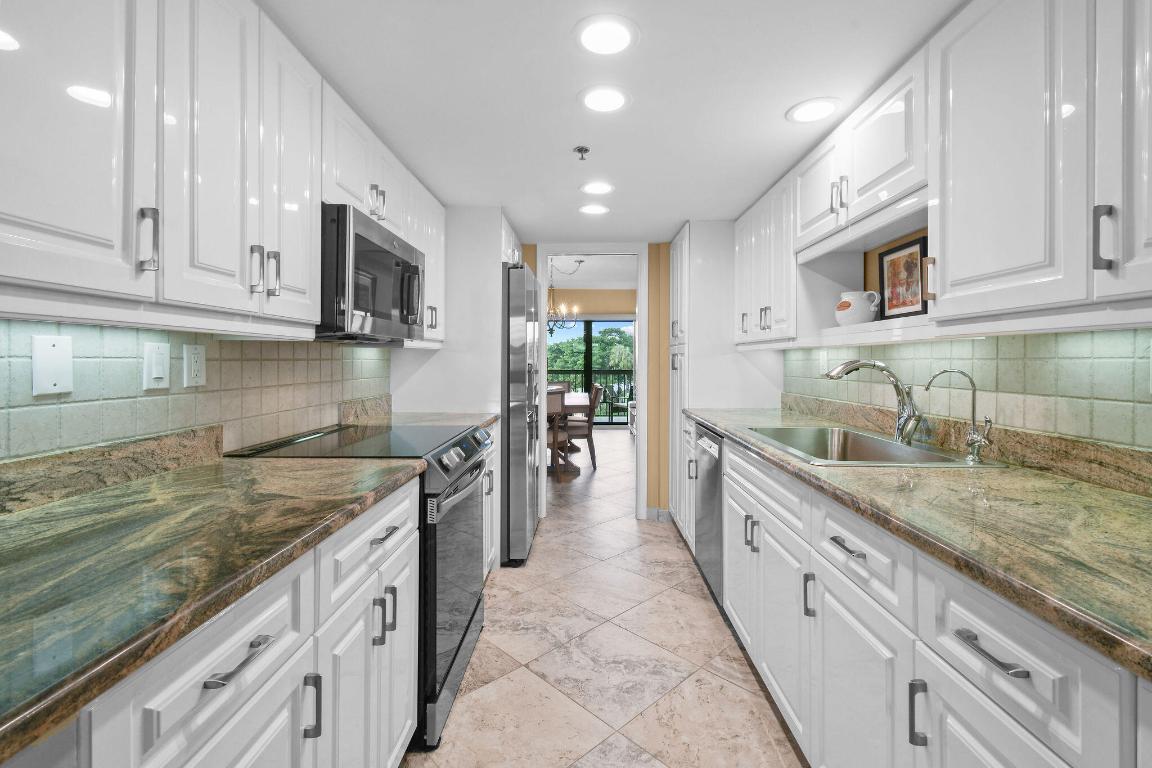 364 Golfview Rd #506 North Palm Beach, FL 33408