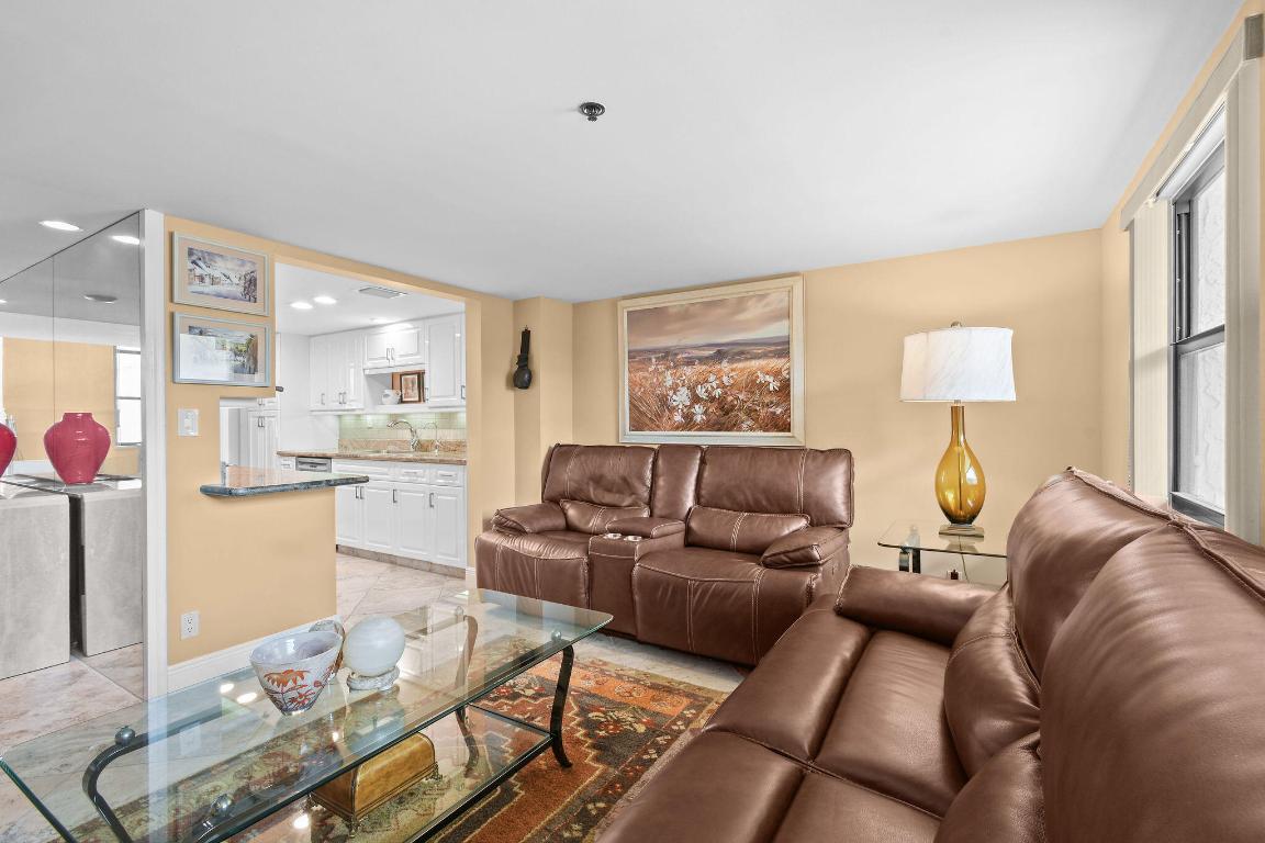 364 Golfview Rd #506 North Palm Beach, FL 33408