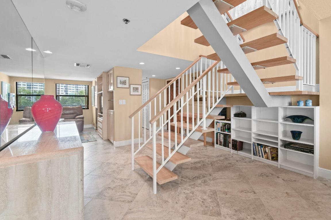 364 Golfview Rd #506 North Palm Beach, FL 33408