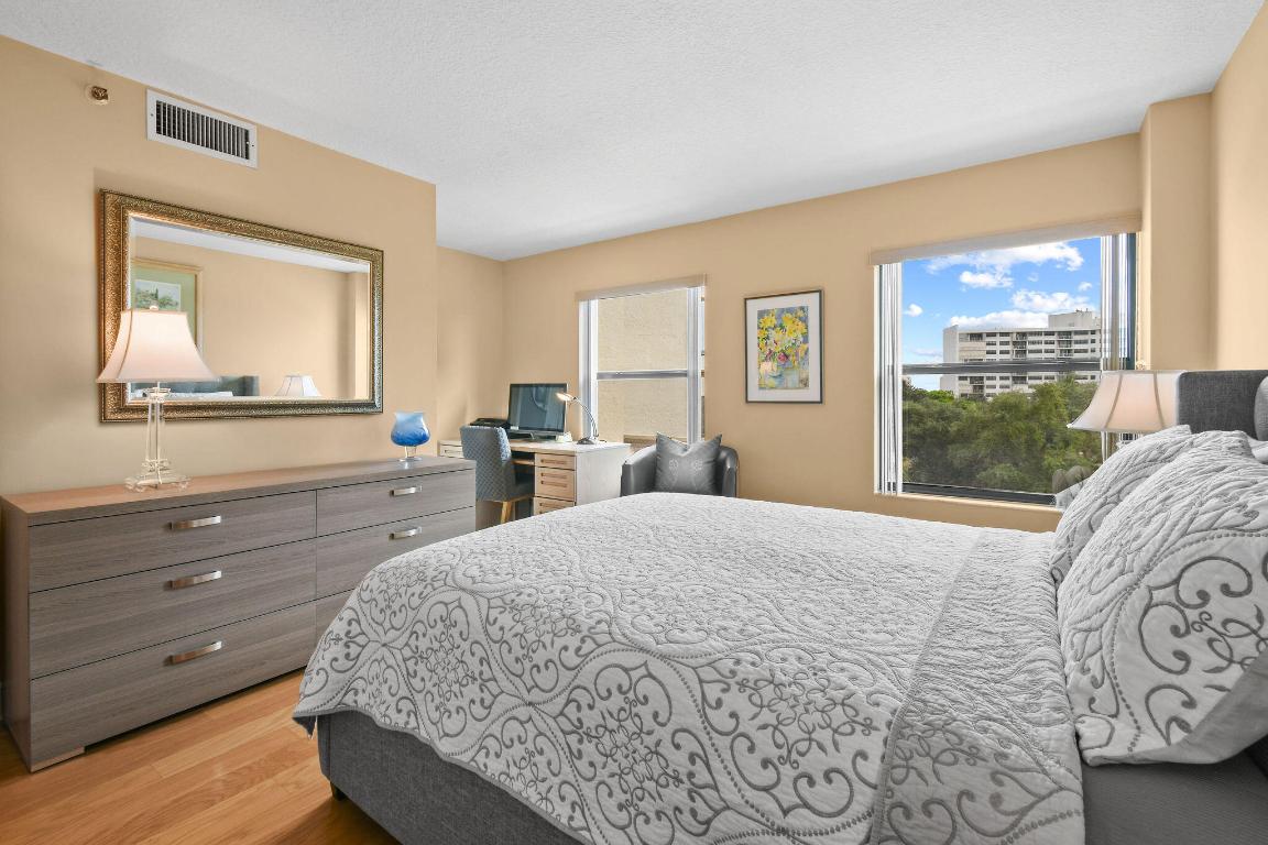 364 Golfview Rd #506 North Palm Beach, FL 33408