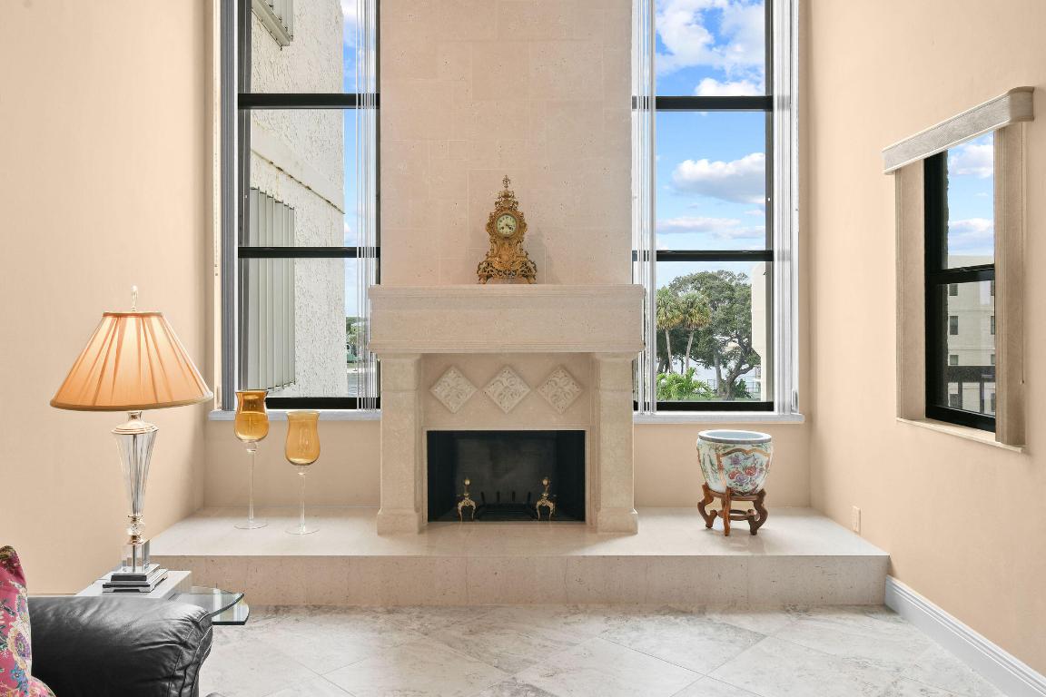 364 Golfview Rd #506 North Palm Beach, FL 33408