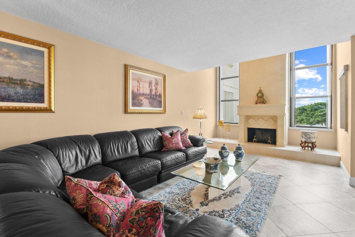 364 Golfview Rd #506 North Palm Beach, FL 33408