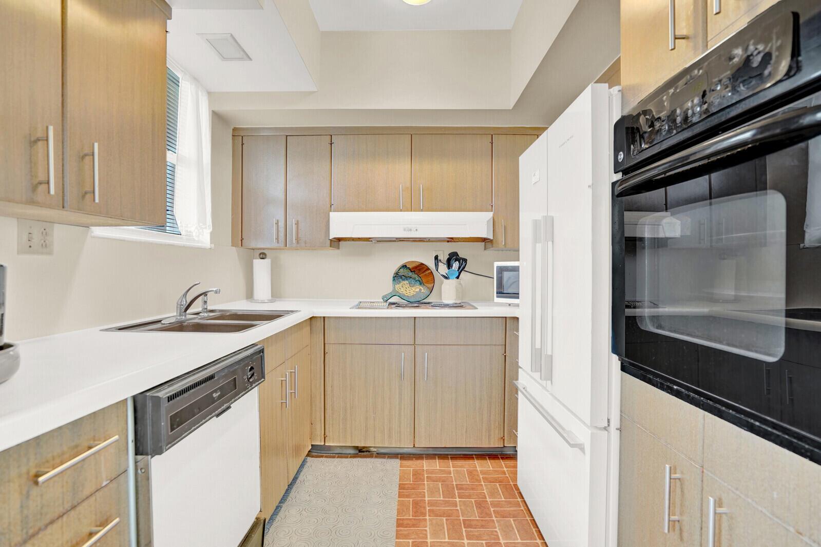 3030 S Ocean Blvd #332 Palm Beach, FL 33480