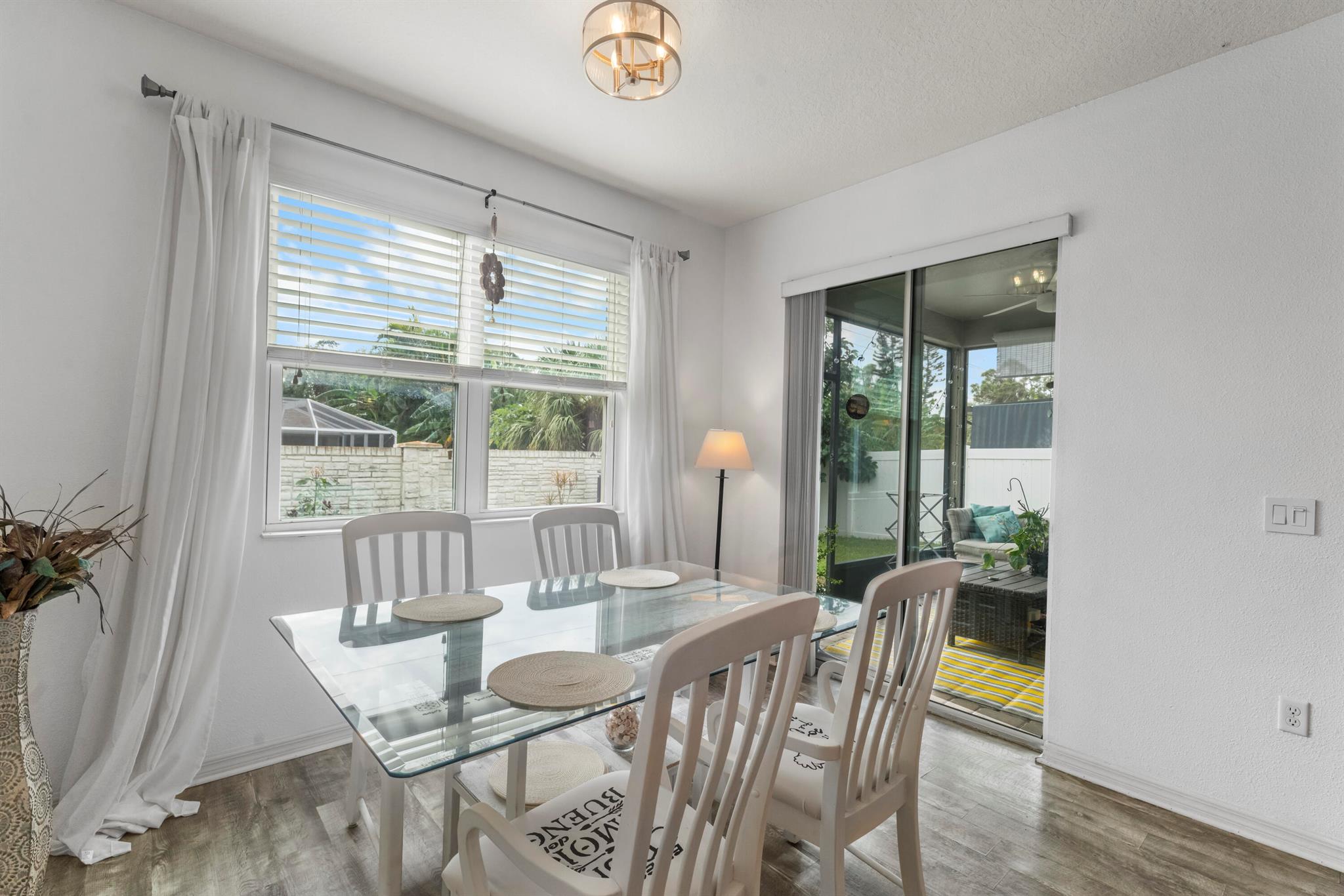 110 65th Ave Bradenton, FL 34203