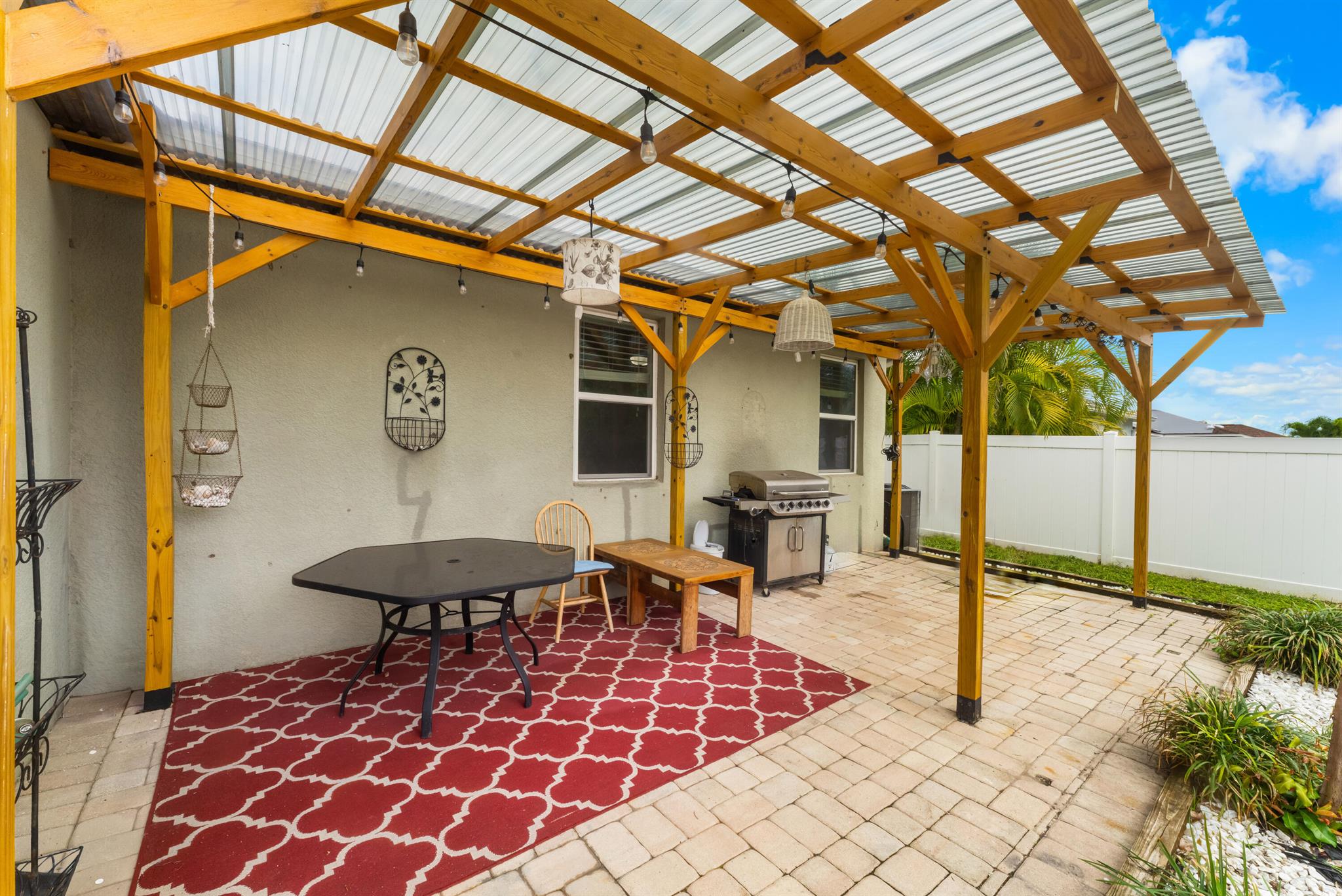 110 65th Ave Bradenton, FL 34203