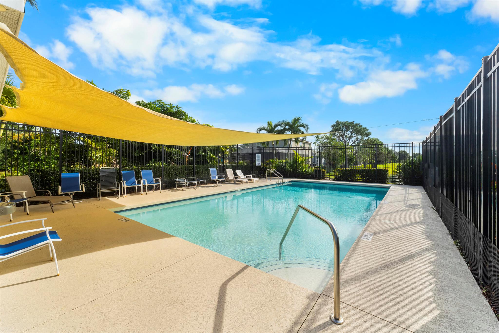 110 65th Ave Bradenton, FL 34203