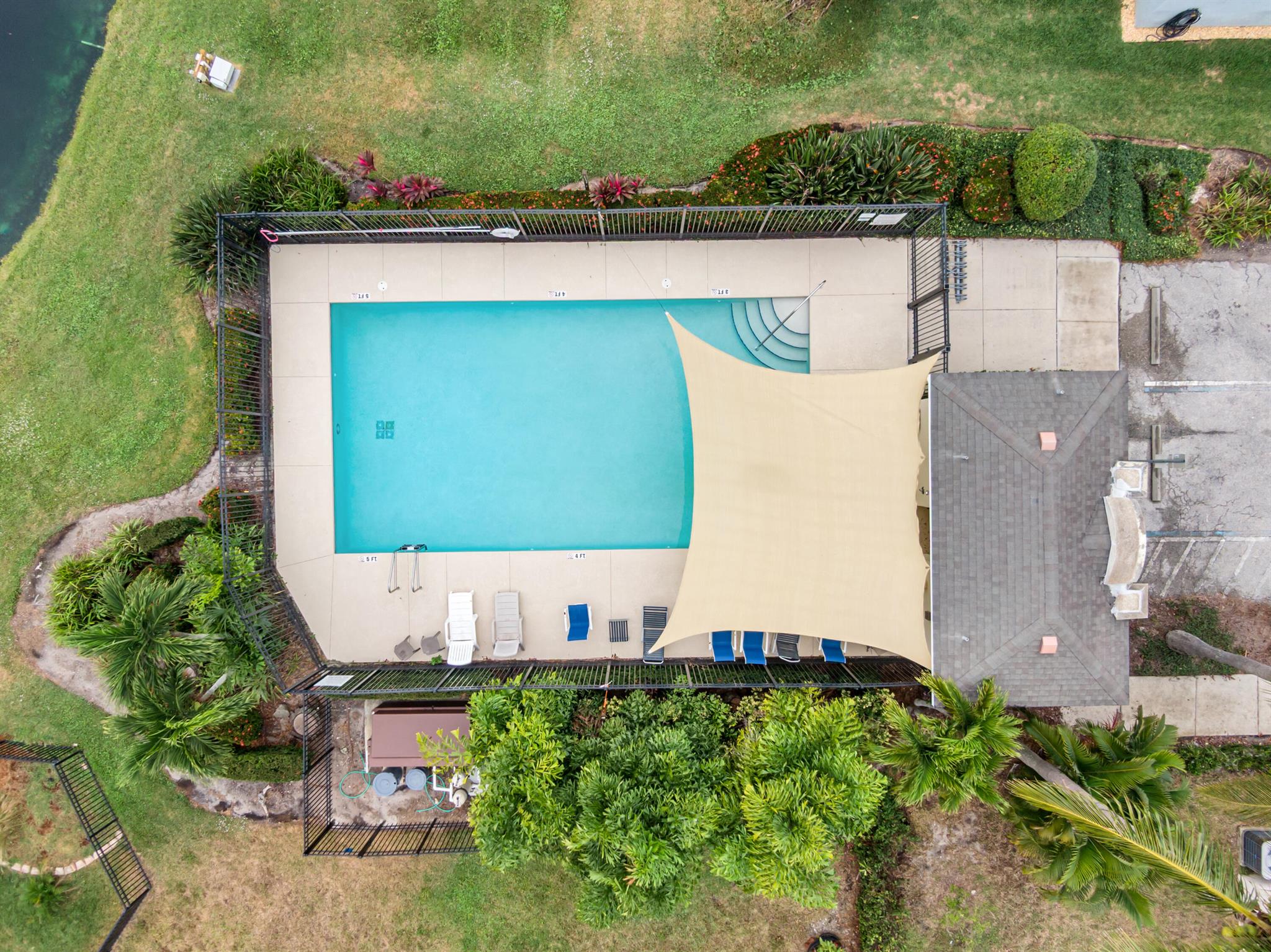 110 65th Ave Bradenton, FL 34203