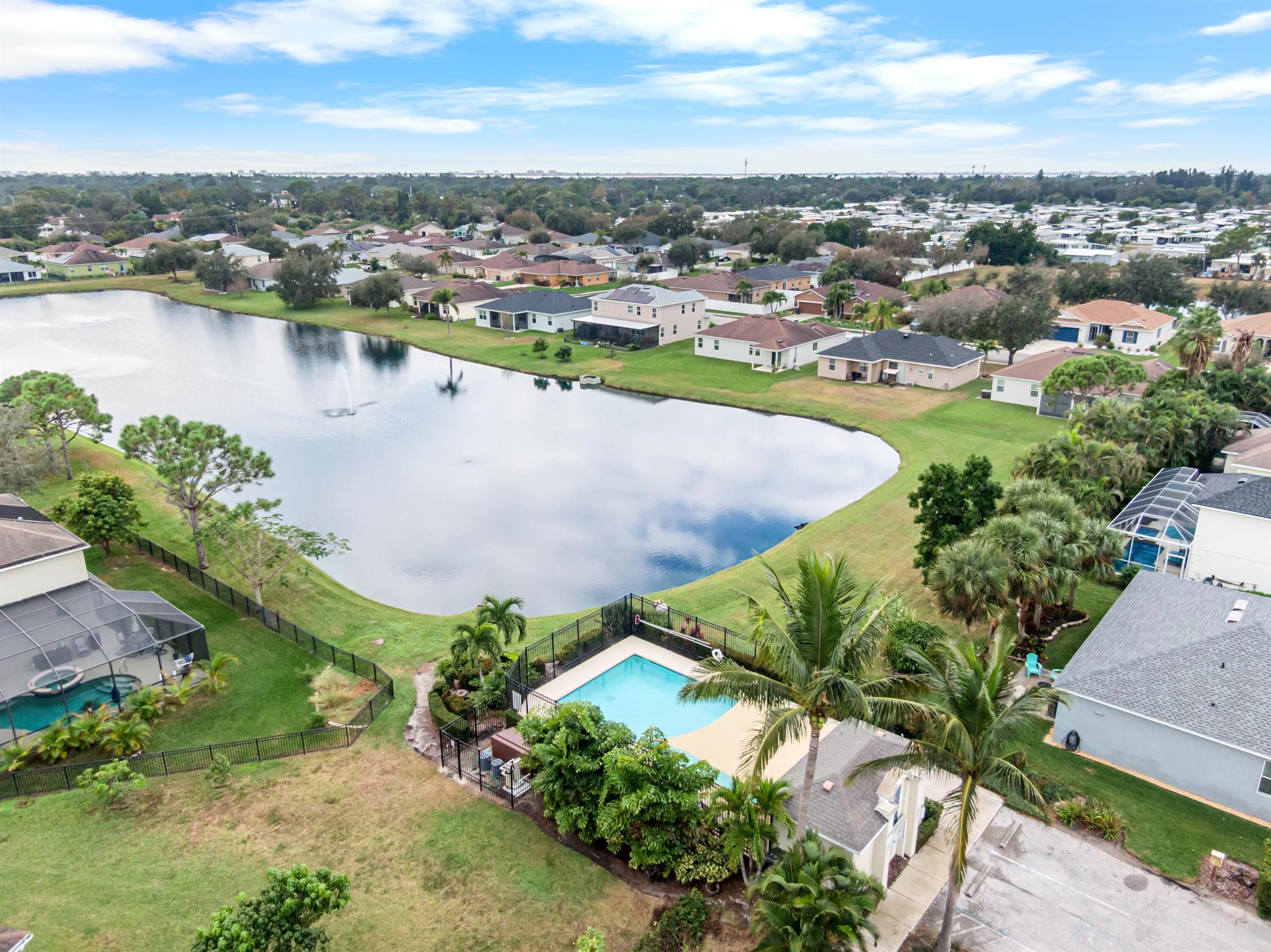 110 65th Ave Bradenton, FL 34203