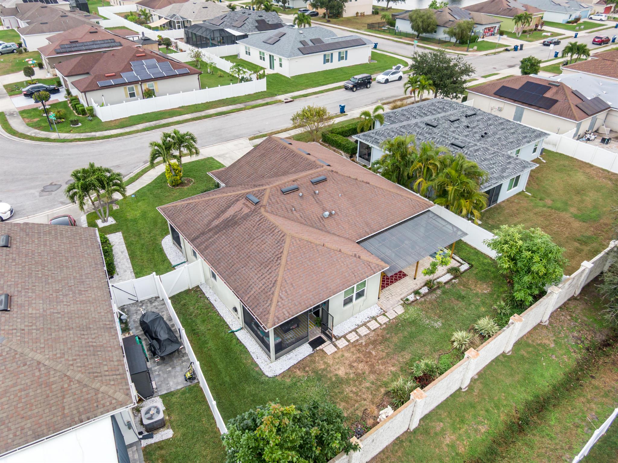 110 65th Ave Bradenton, FL 34203