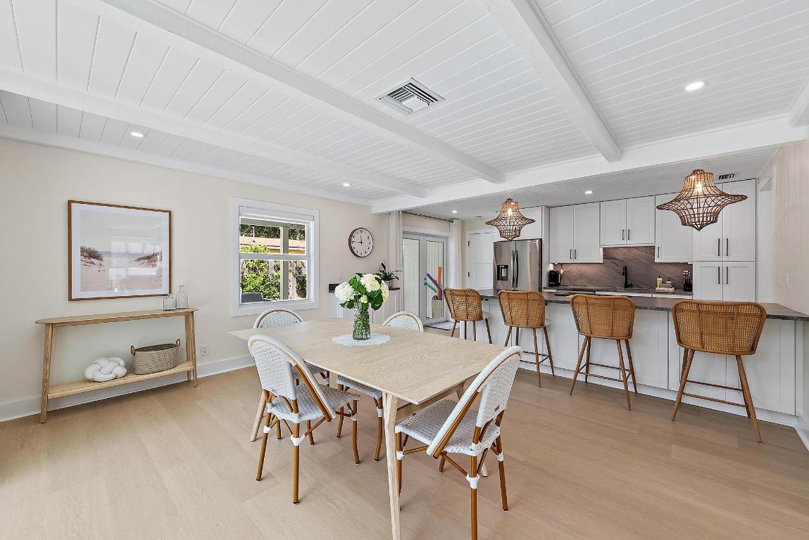 1604 Seabrook Tequesta, FL 33469