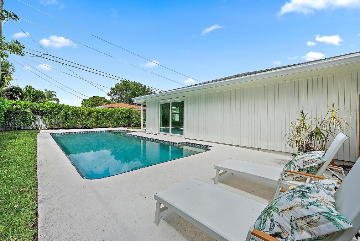 1604 Seabrook Tequesta, FL 33469